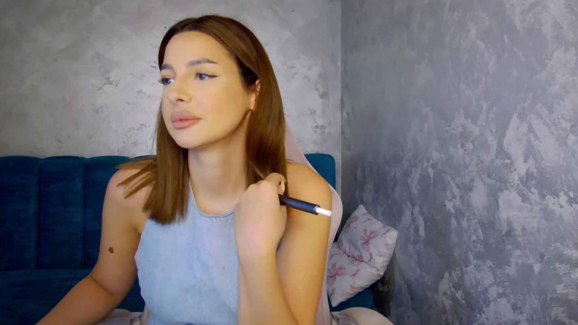 Gallery image thumbnail from MelisRoom's myfreecams stream on, 07/17/2025, 14:11 image 8 of 20