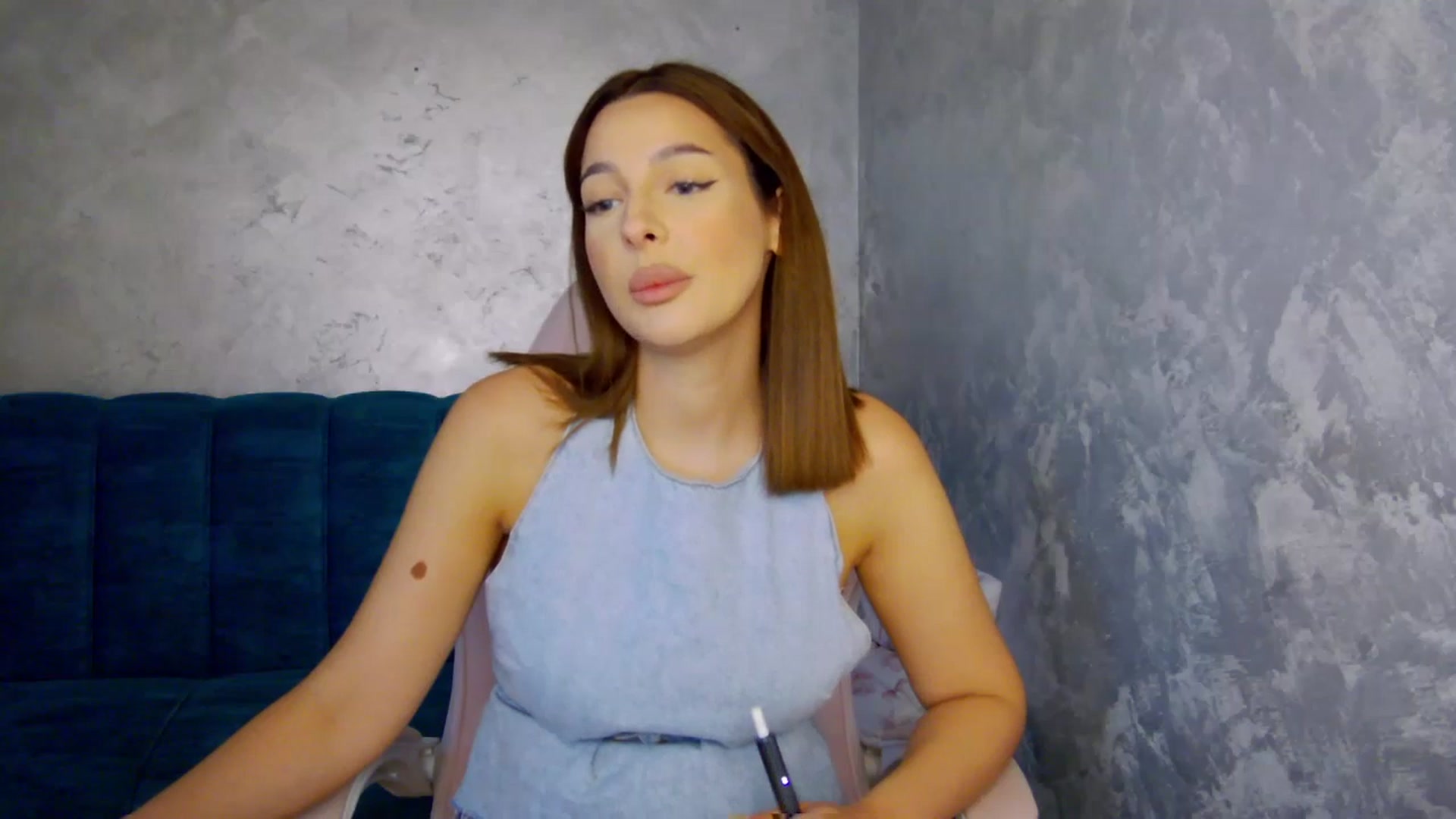 Gallery image thumbnail from MelisRoom's myfreecams stream on, 07/17/2025, 14:11 image 11 of 20