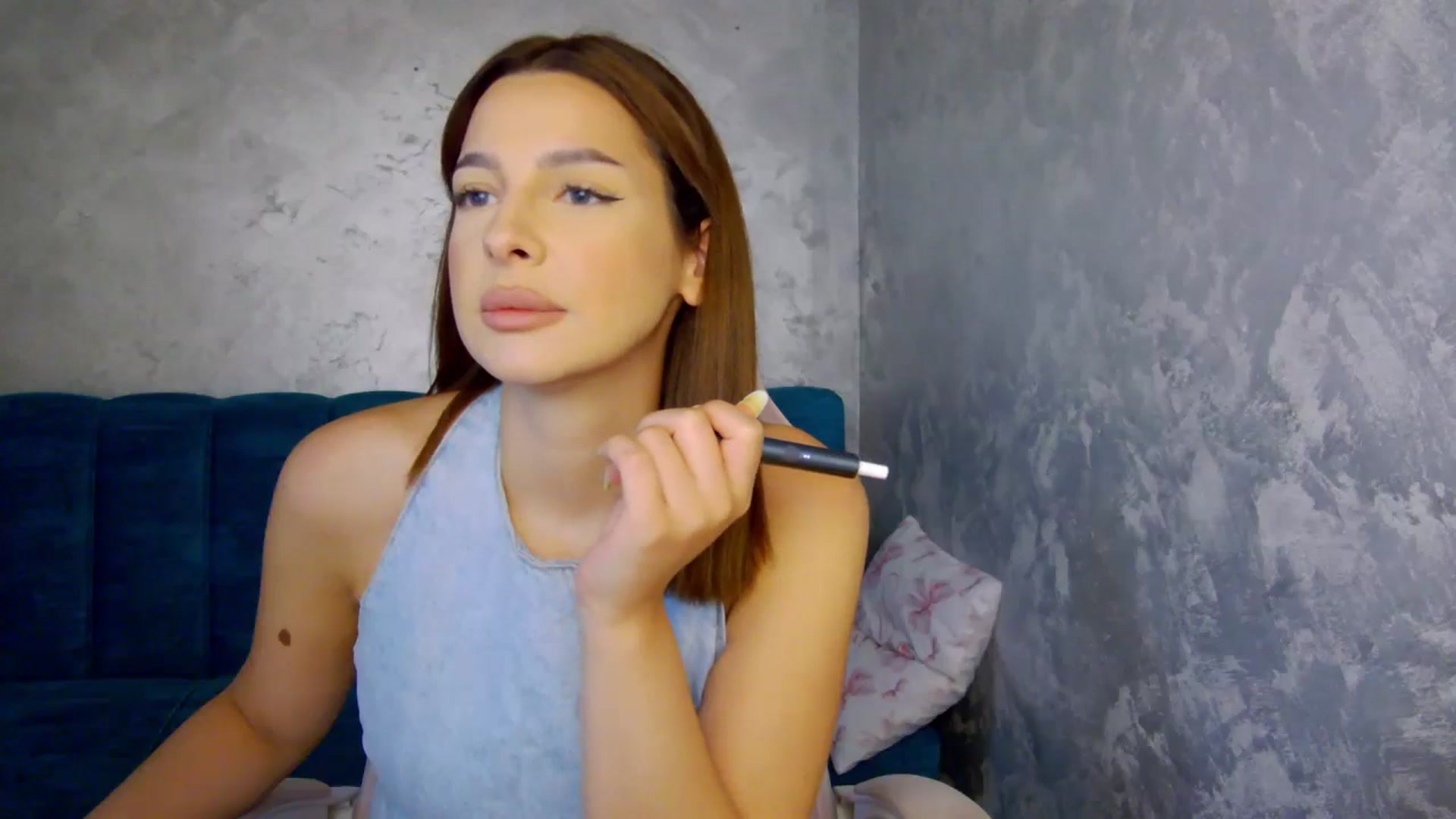 Gallery image thumbnail from MelisRoom's myfreecams stream on, 07/17/2025, 14:11 image 10 of 20