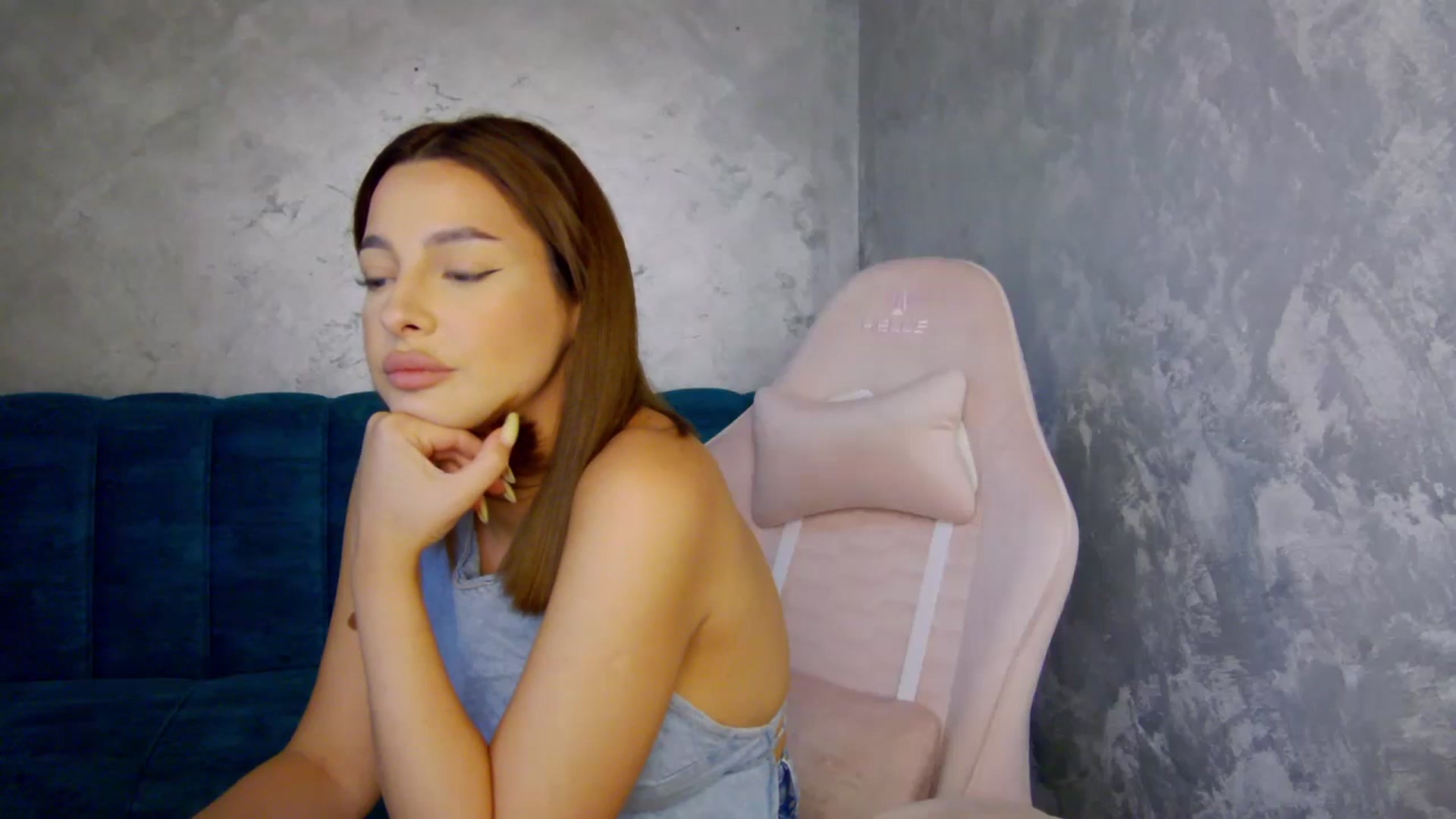 Gallery image thumbnail from MelisRoom's myfreecams stream on, 07/17/2025, 14:11 image 18 of 20