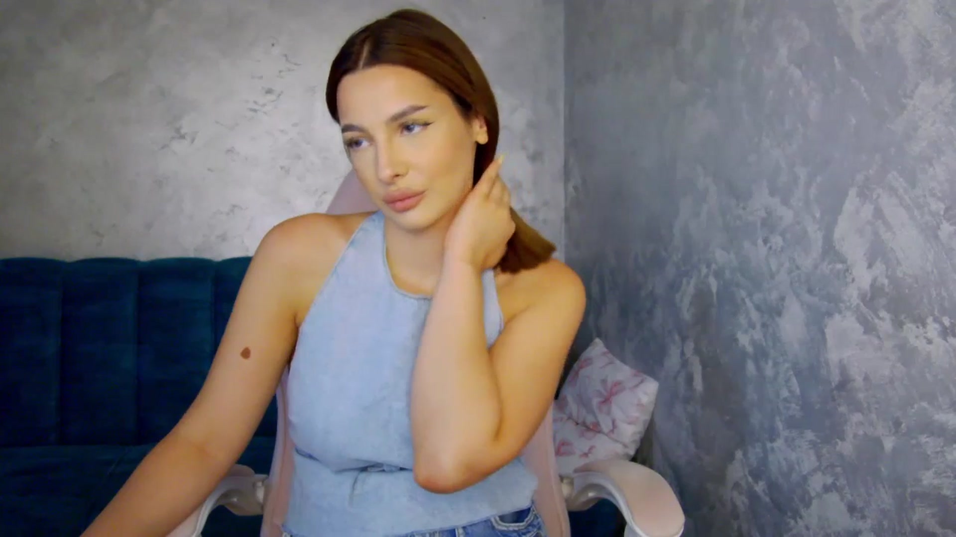 Gallery image thumbnail from MelisRoom's myfreecams stream on, 07/17/2025, 14:11 image 4 of 20