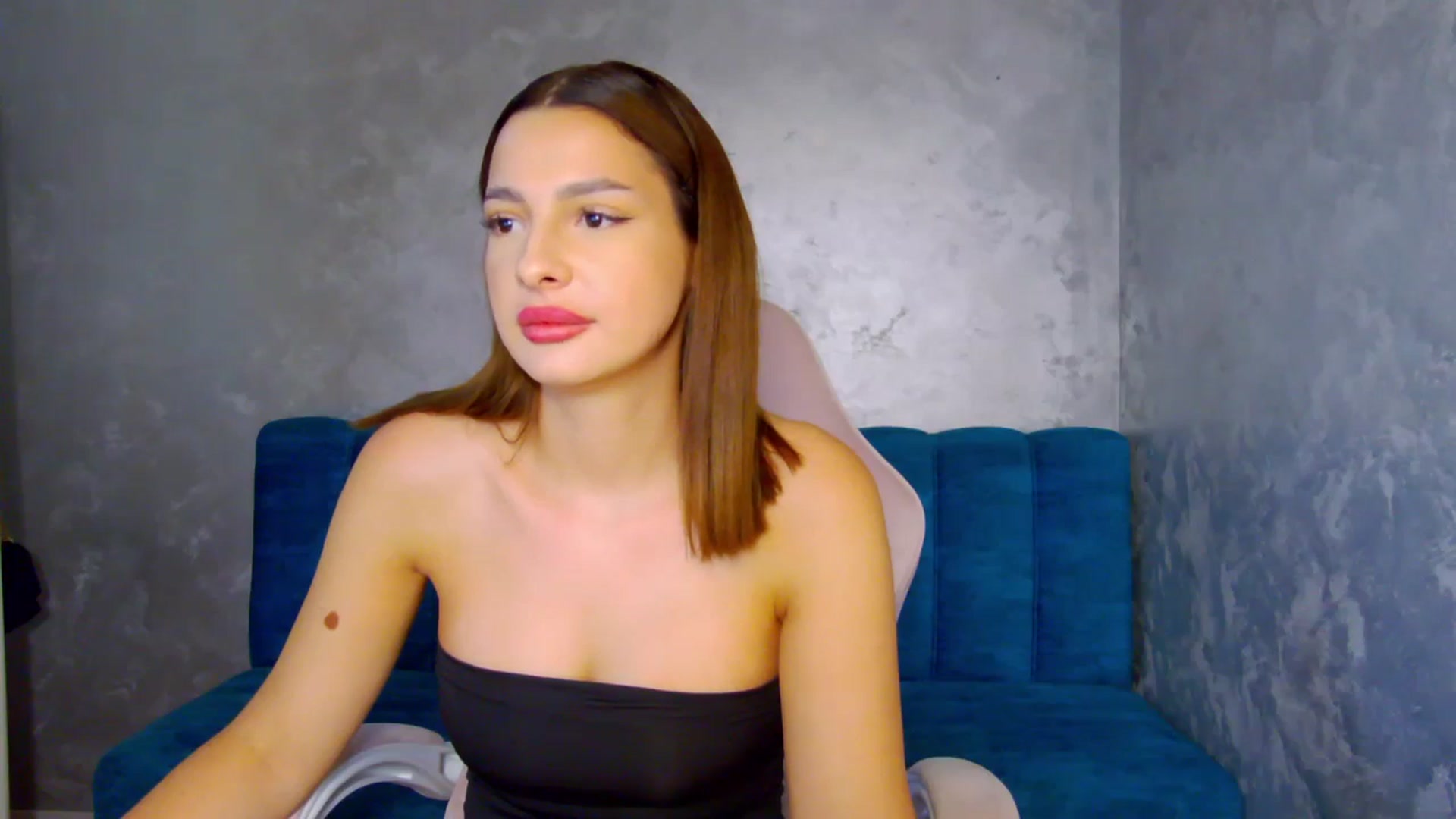 Gallery image thumbnail from MelisRoom's myfreecams stream on, 07/19/2025, 15:50 image 8 of 20