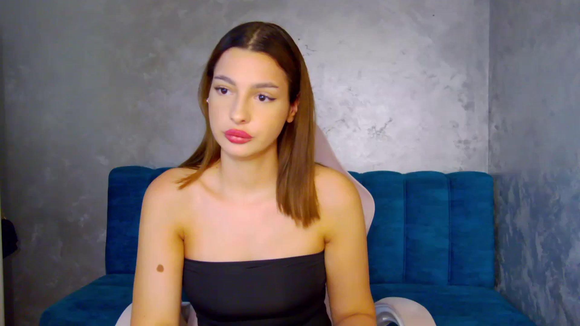 Gallery image thumbnail from MelisRoom's myfreecams stream on, 07/19/2025, 15:50 image 1 of 20