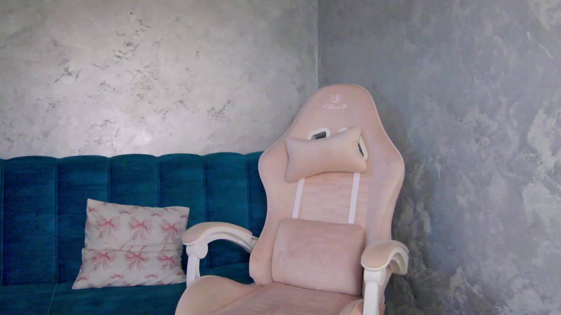 Gallery image thumbnail from MelisRoom's myfreecams stream on, 07/21/2025, 15:27 image 8 of 20