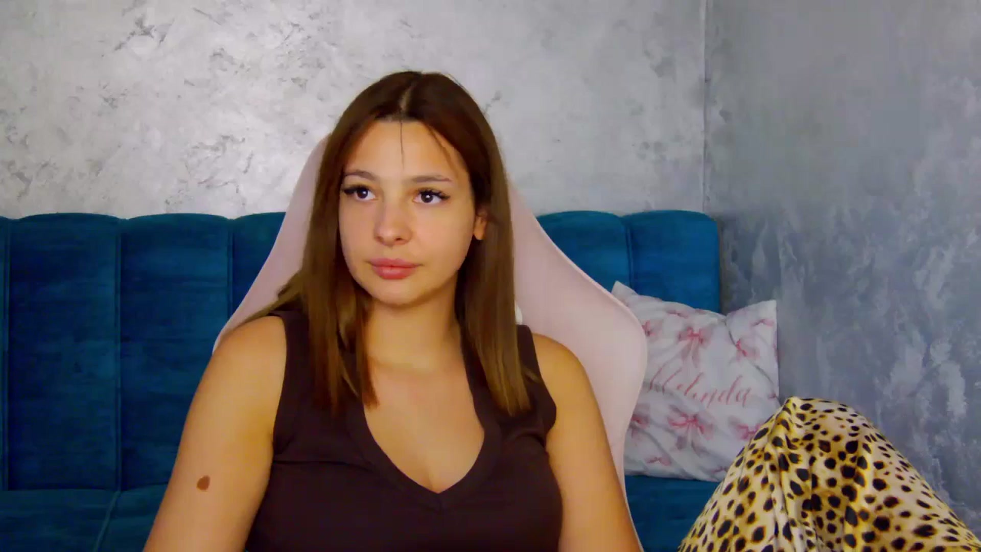 Gallery image thumbnail from MelisRoom's myfreecams stream on, 07/23/2025, 16:31 image 14 of 20