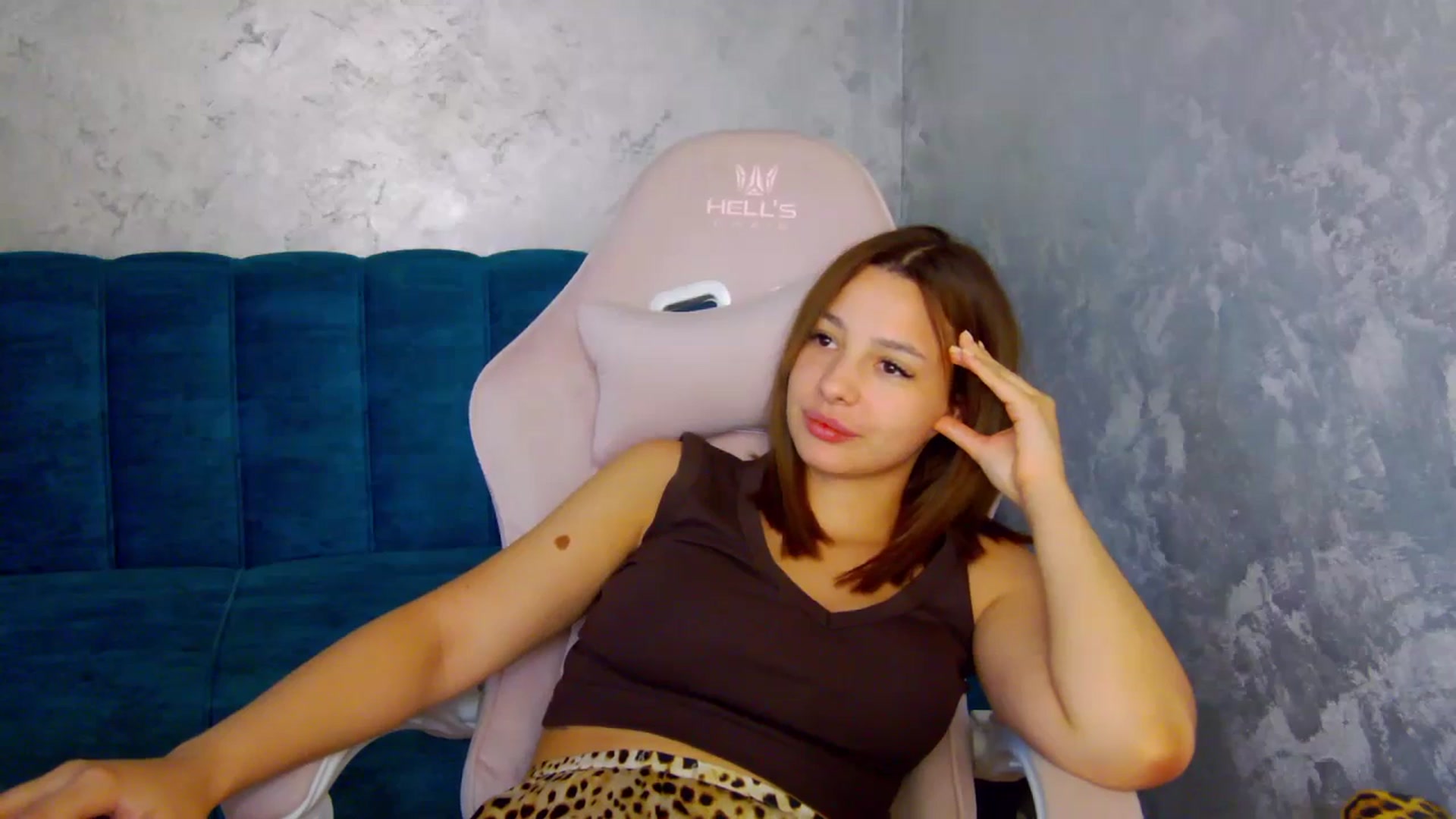 Gallery image thumbnail from MelisRoom's myfreecams stream on, 07/23/2025, 16:31 image 8 of 20