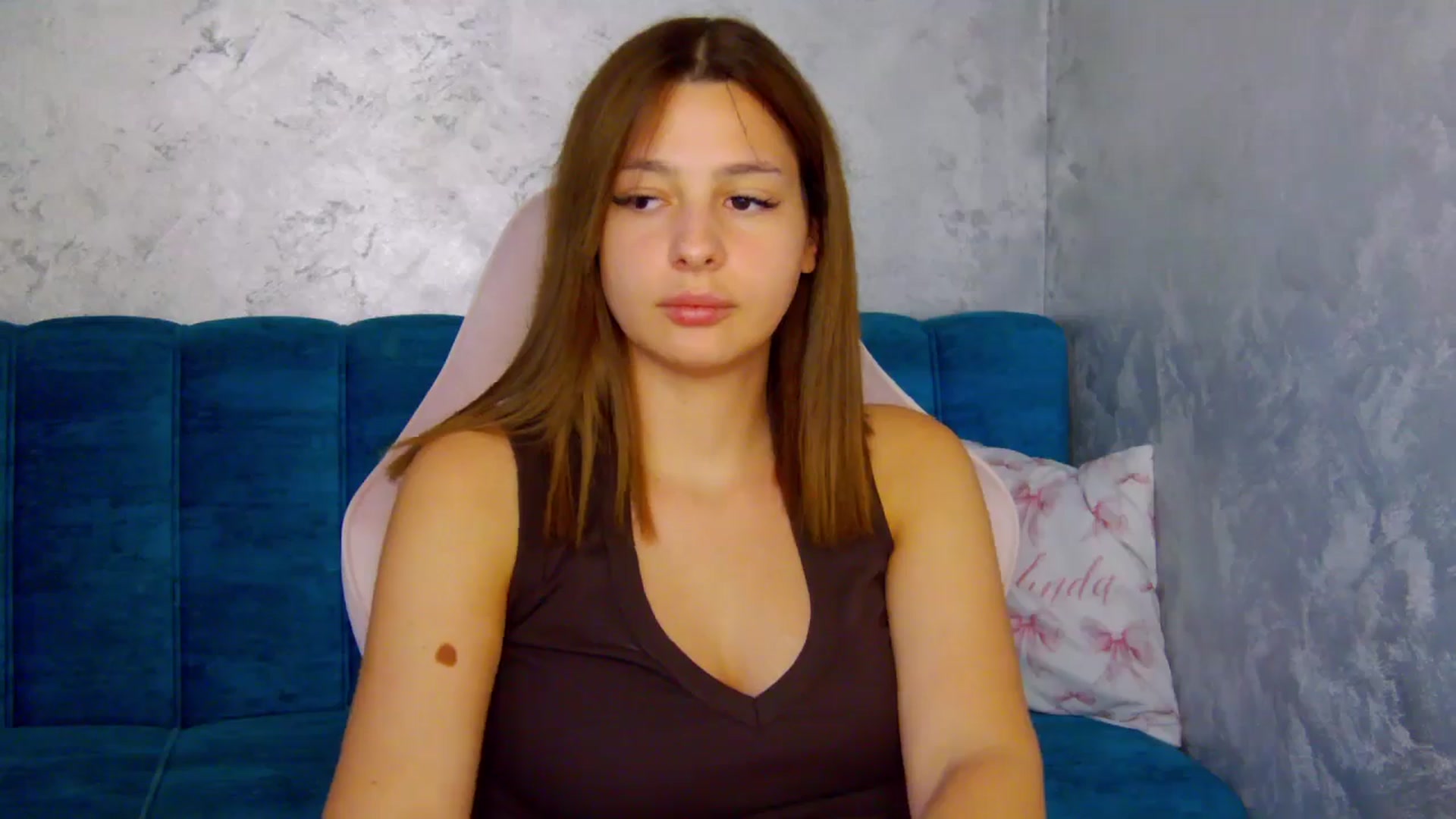 Gallery image thumbnail from MelisRoom's myfreecams stream on, 07/23/2025, 16:31 image 13 of 20