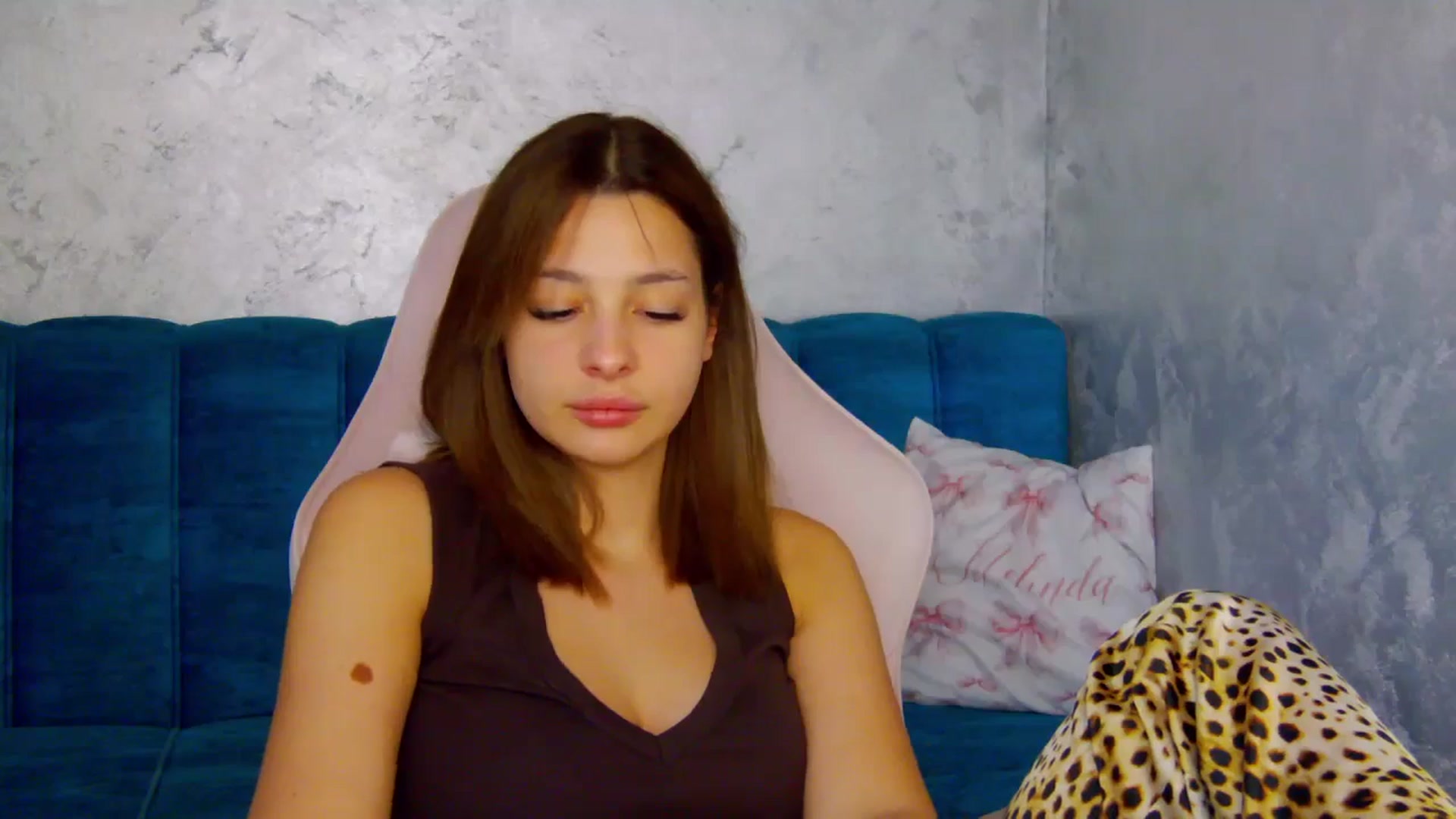 Gallery image thumbnail from MelisRoom's myfreecams stream on, 07/23/2025, 16:31 image 15 of 20