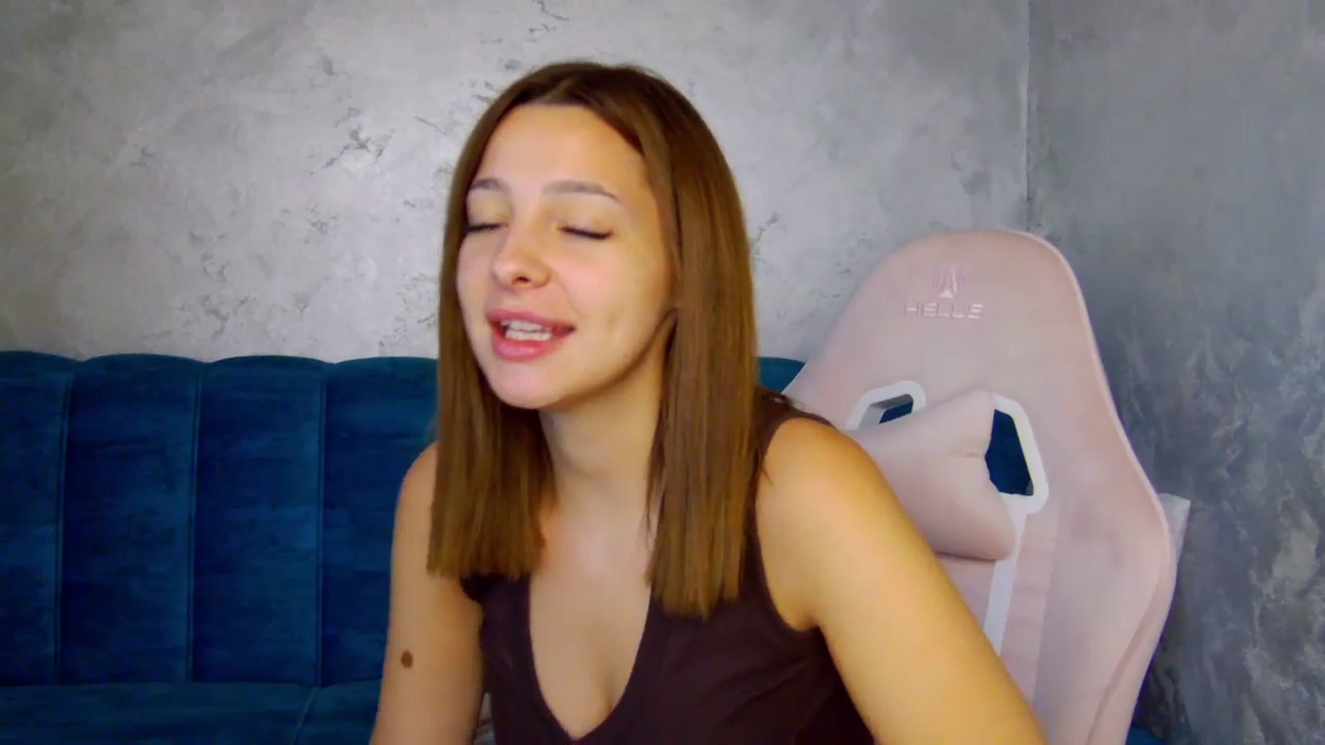 Gallery image thumbnail from MelisRoom's myfreecams stream on, 07/23/2025, 19:47 image 6 of 20