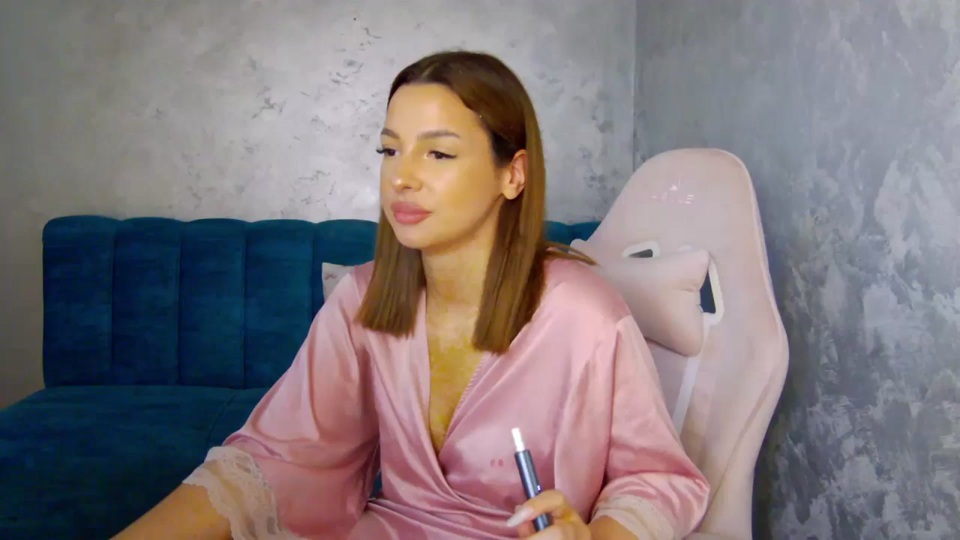 Gallery image thumbnail from MelisRoom's myfreecams stream on, 07/24/2025, 15:43 image 1 of 20