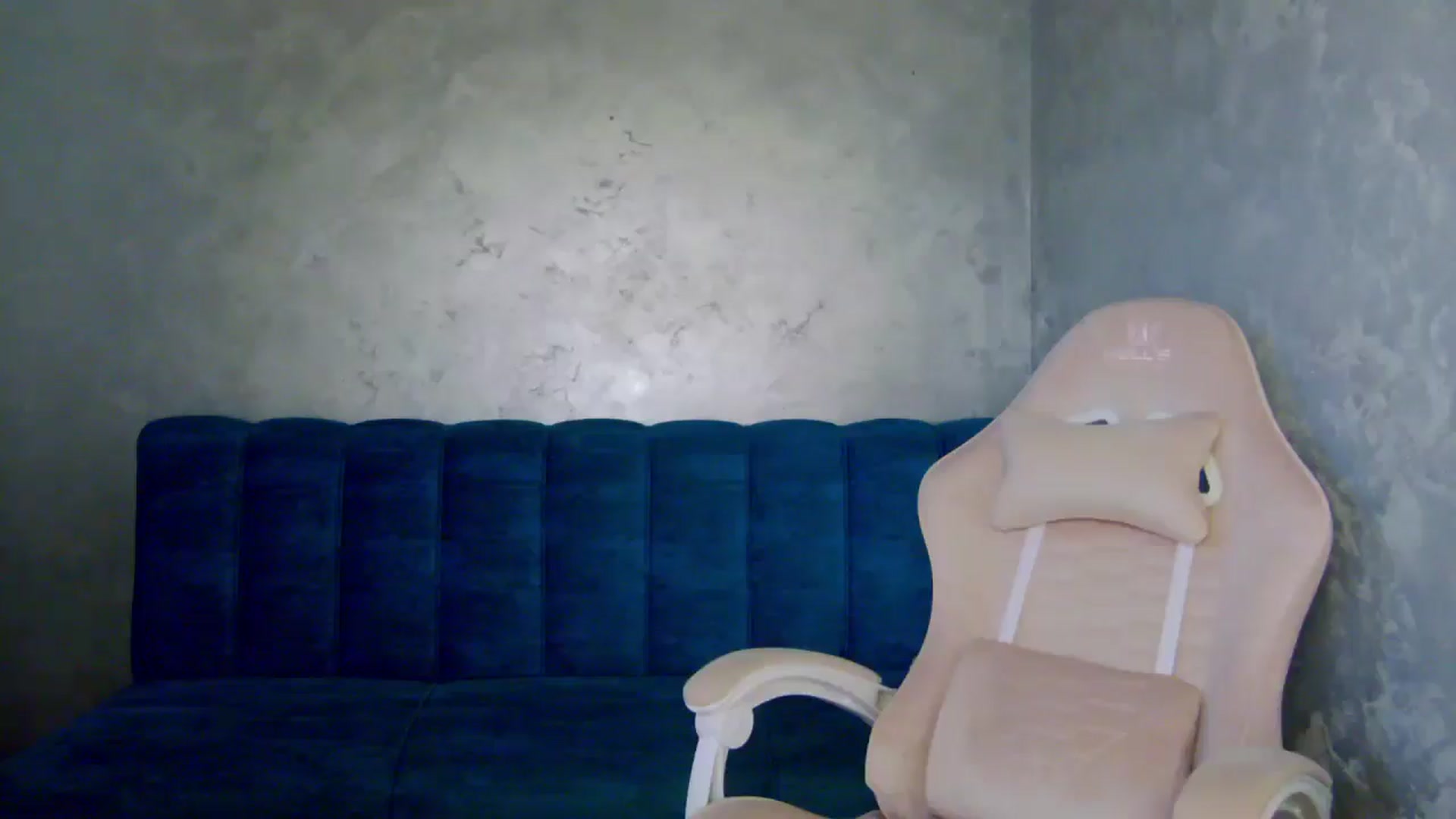 Gallery image thumbnail from MelisRoom's myfreecams stream on, 07/26/2025, 19:19 image 13 of 20