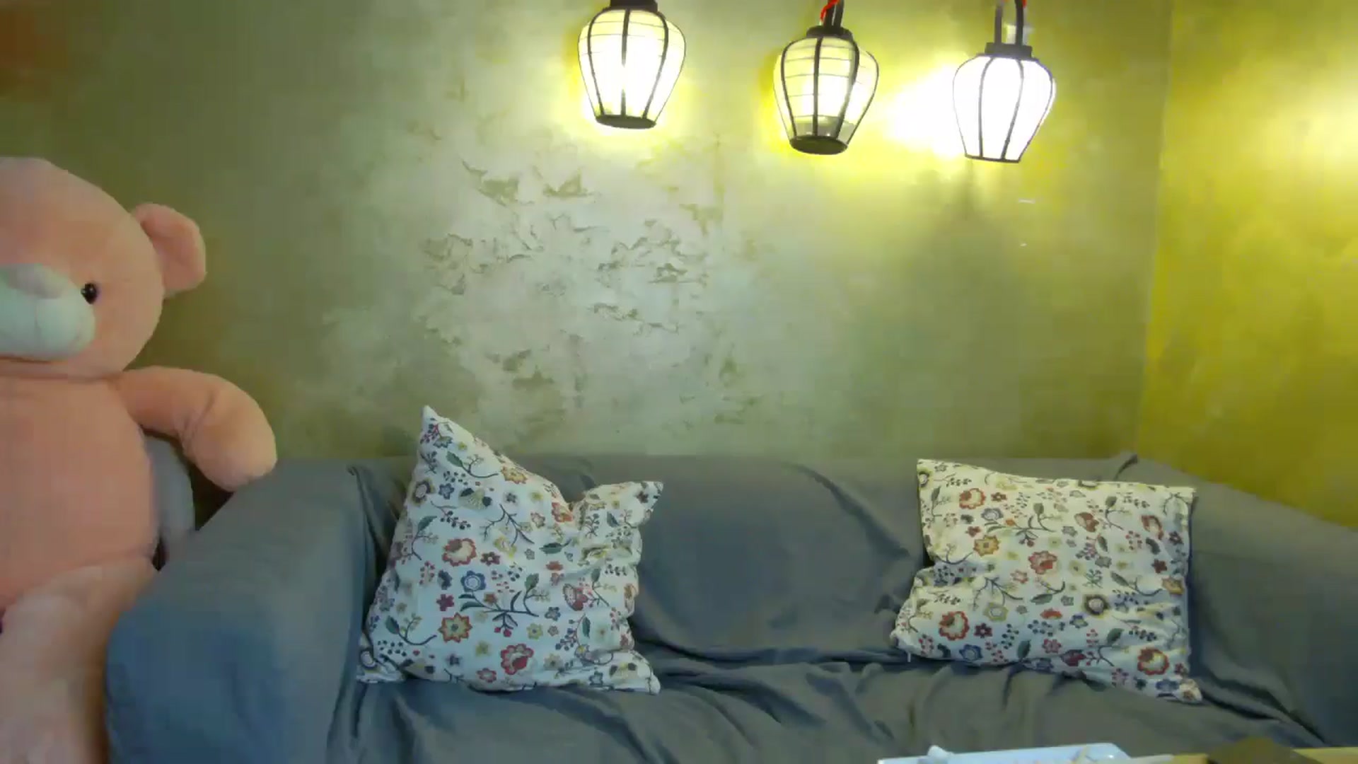 Gallery image thumbnail from MelisRoom's myfreecams stream on, 07/27/2025, 16:16 image 18 of 20