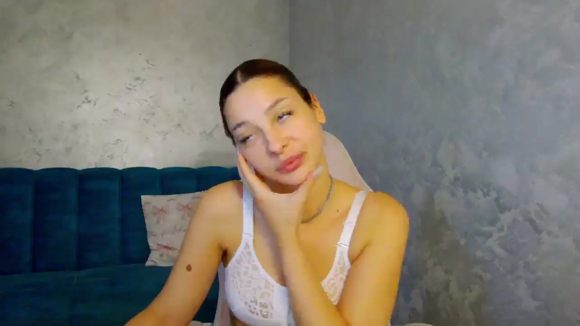 Gallery image thumbnail from MelisRoom's myfreecams stream on, 07/31/2025, 15:28 image 14 of 20