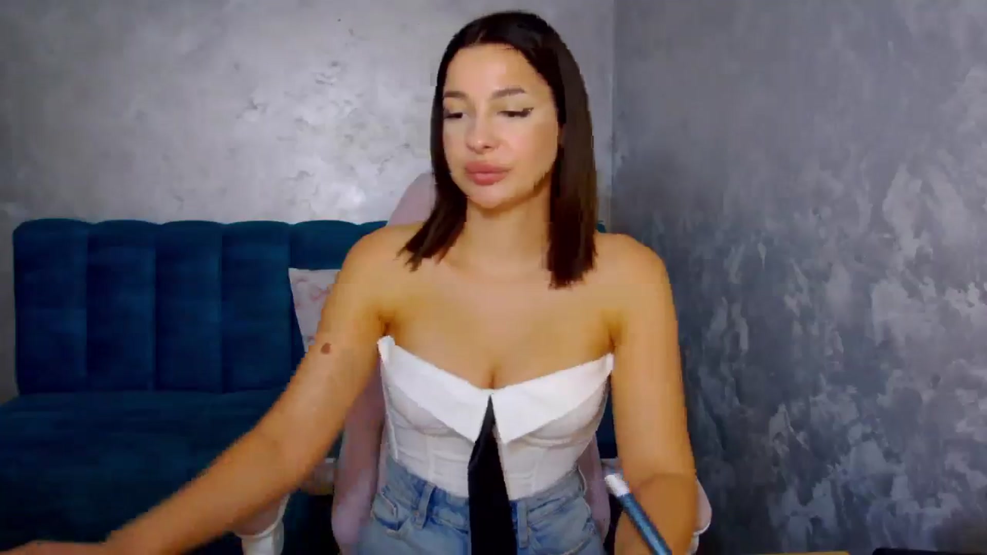 Gallery image thumbnail from MelisRoom's myfreecams stream on, 08/04/2025, 15:21 image 9 of 20