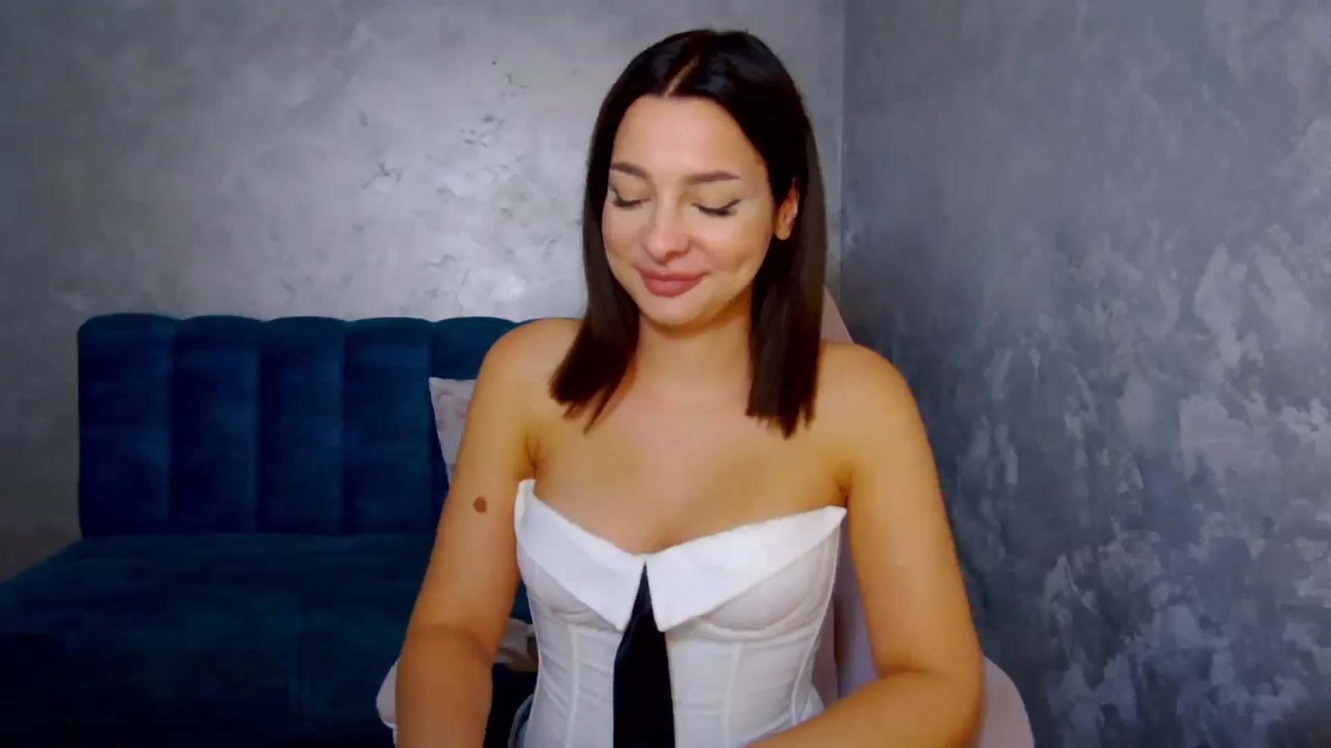 Gallery image thumbnail from MelisRoom's myfreecams stream on, 08/04/2025, 19:14 image 14 of 20