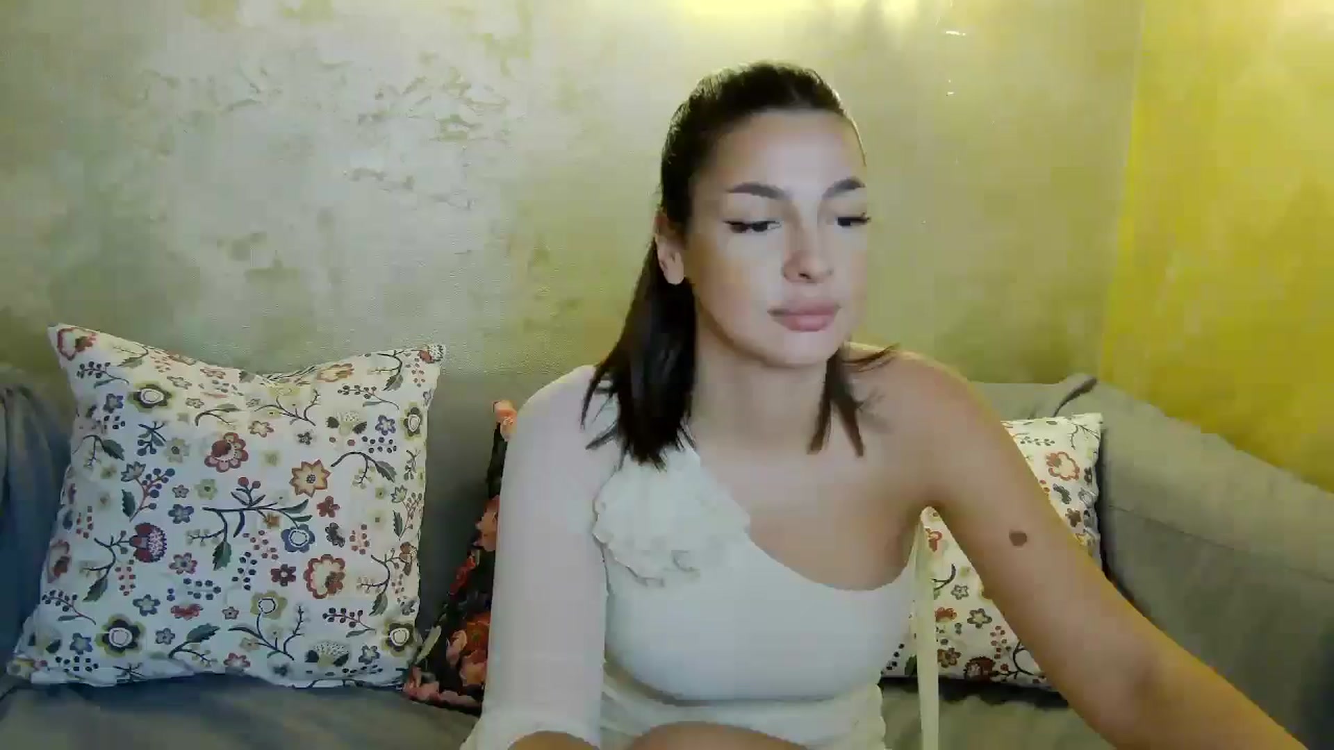 Gallery image thumbnail from MelisRoom's myfreecams stream on, 08/05/2025, 15:06 image 15 of 20