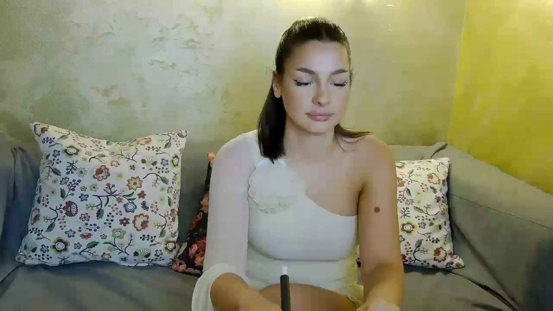 Gallery image thumbnail from MelisRoom's myfreecams stream on, 08/05/2025, 15:06 image 18 of 20