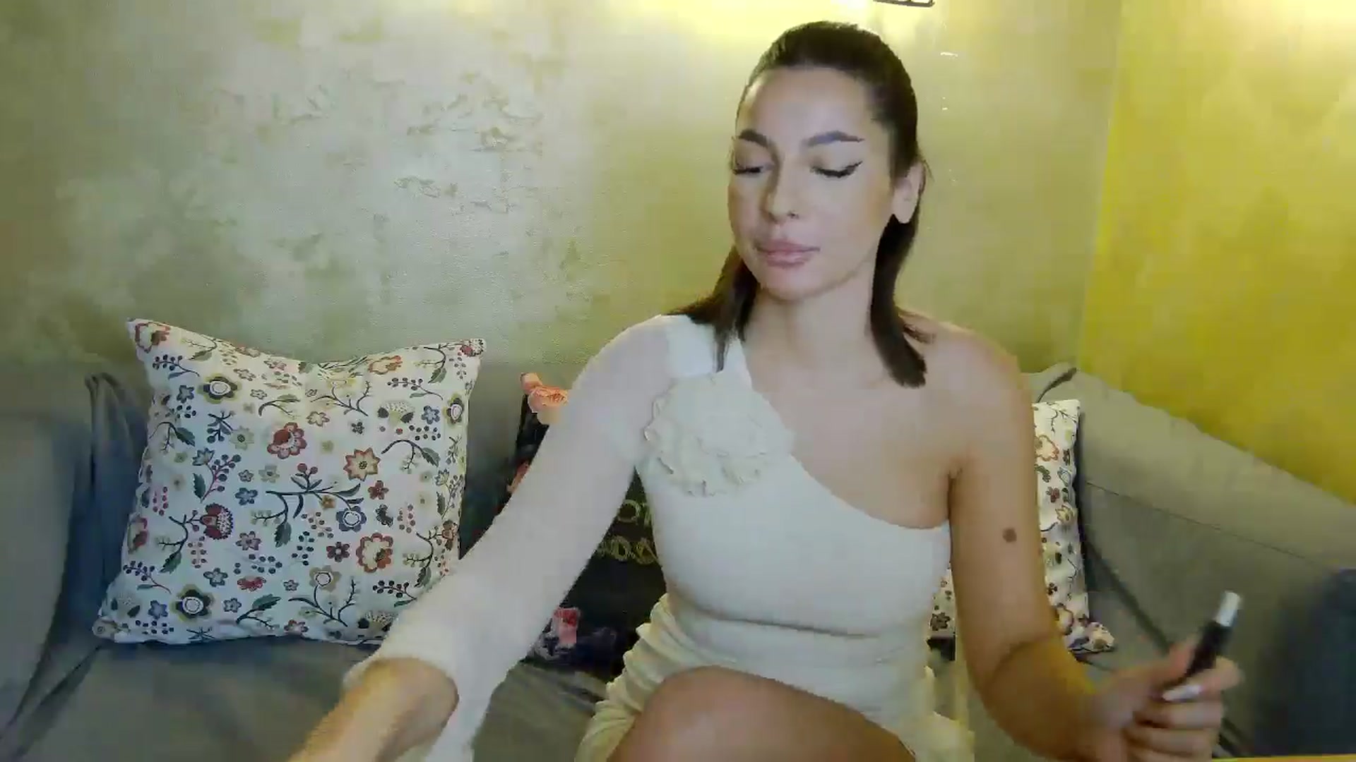 Gallery image thumbnail from MelisRoom's myfreecams stream on, 08/05/2025, 15:06 image 5 of 20