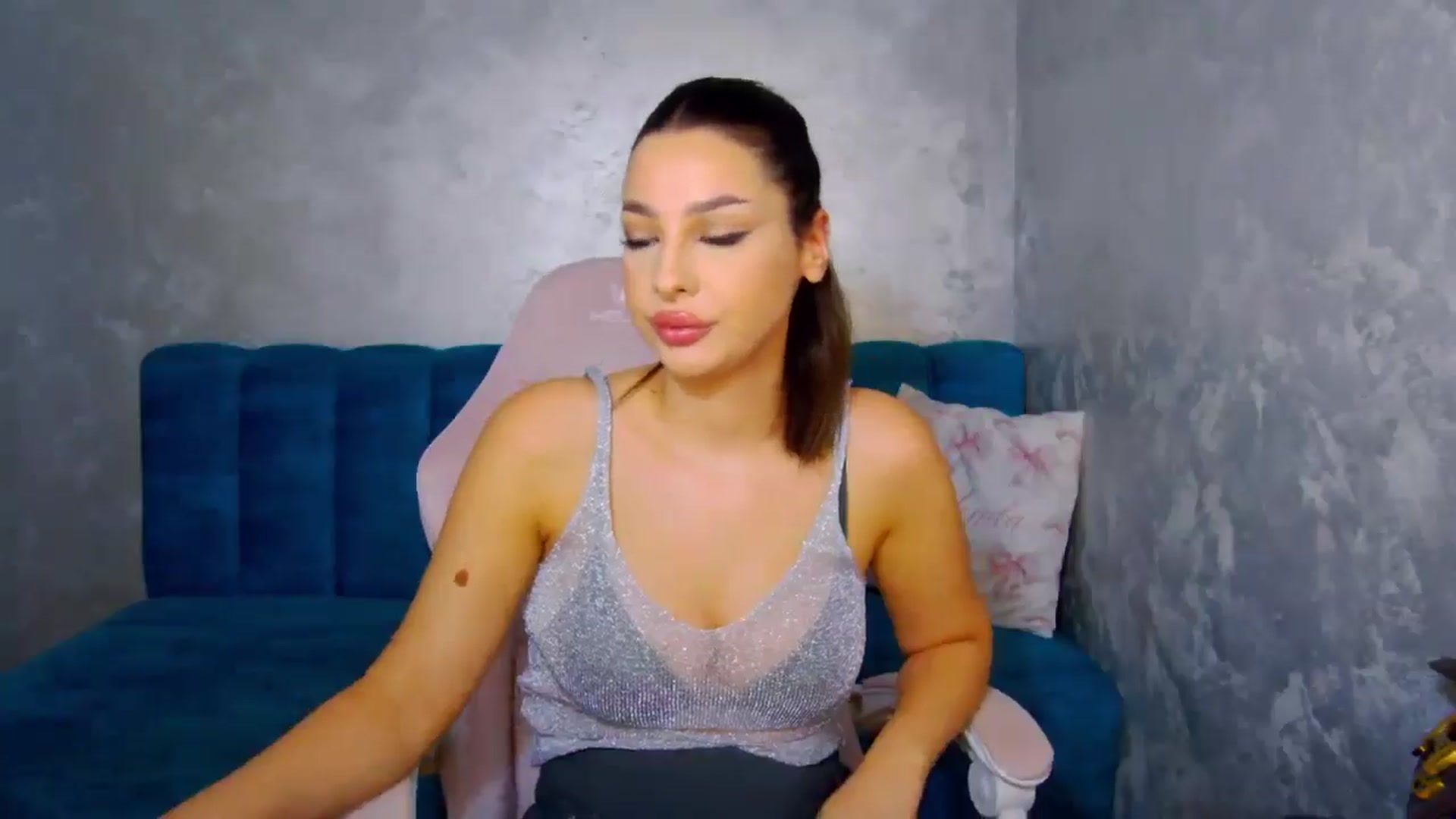 Gallery image thumbnail from MelisRoom's myfreecams stream on, 08/06/2025, 15:40 image 13 of 20