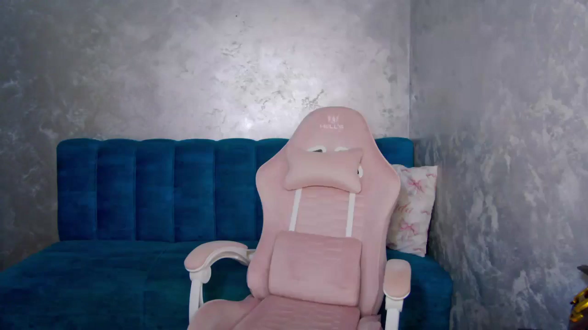 Gallery image thumbnail from MelisRoom's myfreecams stream on, 08/06/2025, 15:40 image 10 of 20