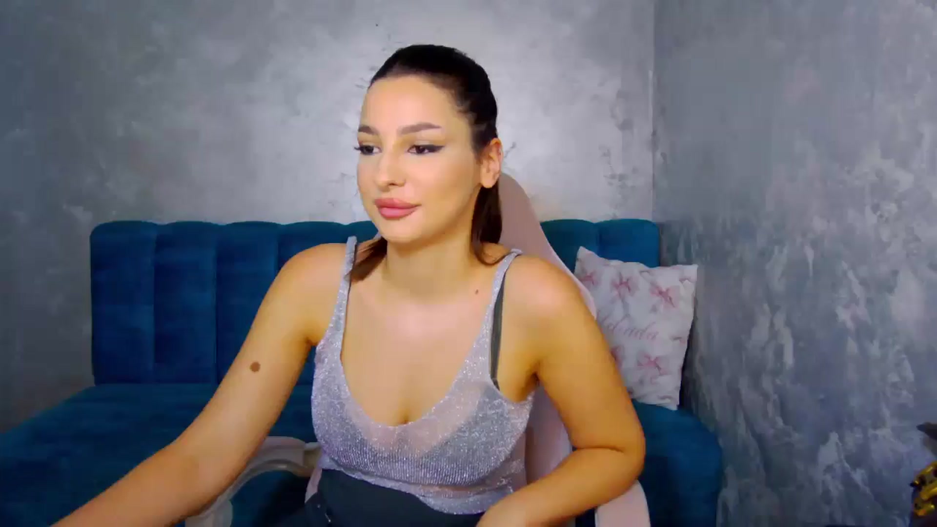 Gallery image thumbnail from MelisRoom's myfreecams stream on, 08/06/2025, 15:40 image 17 of 20