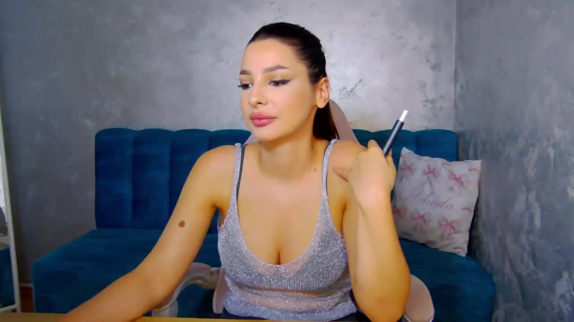 Gallery image thumbnail from MelisRoom's myfreecams stream on, 08/06/2025, 18:19 image 9 of 20