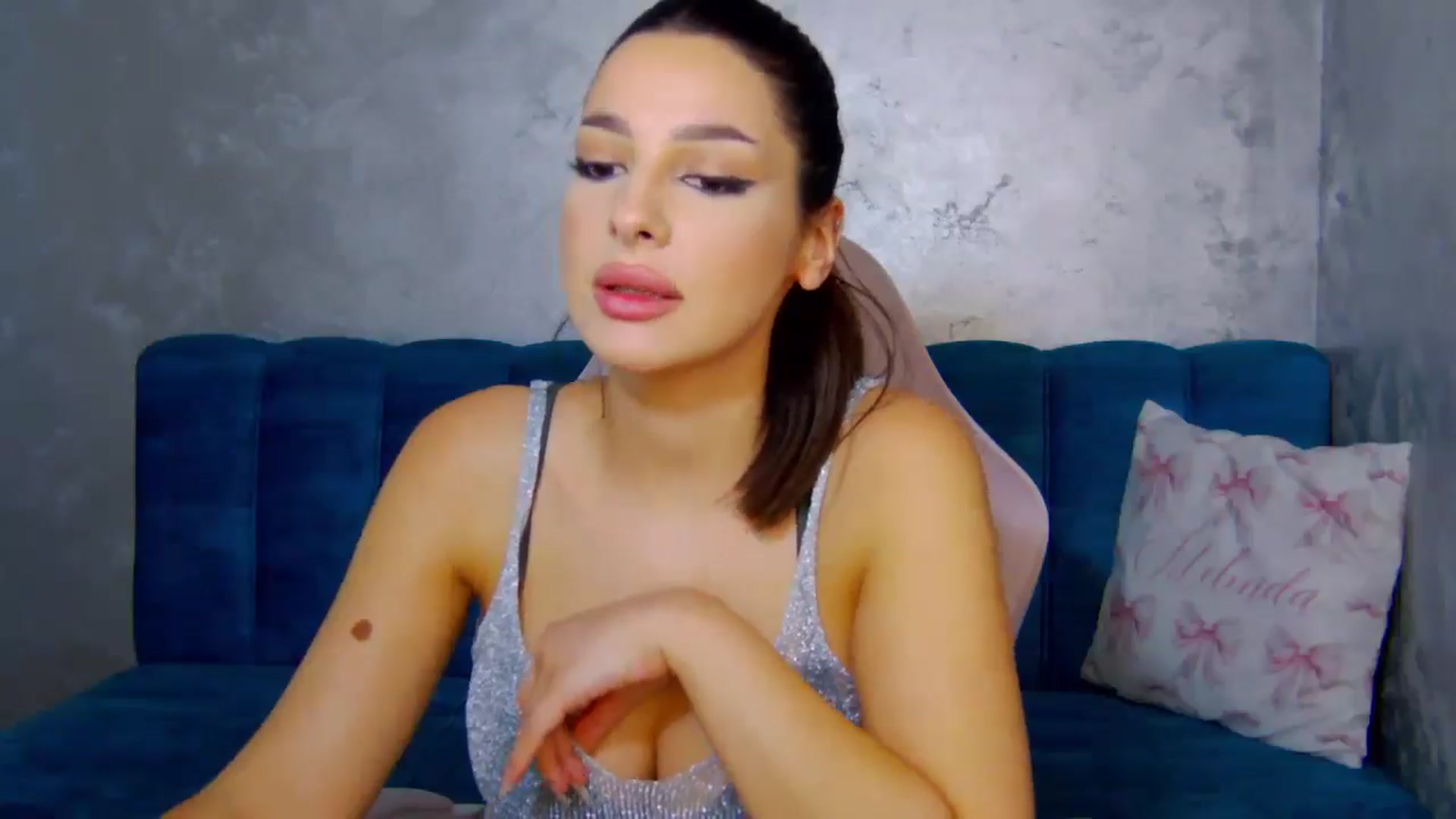 Gallery image thumbnail from MelisRoom's myfreecams stream on, 08/06/2025, 18:19 image 18 of 20