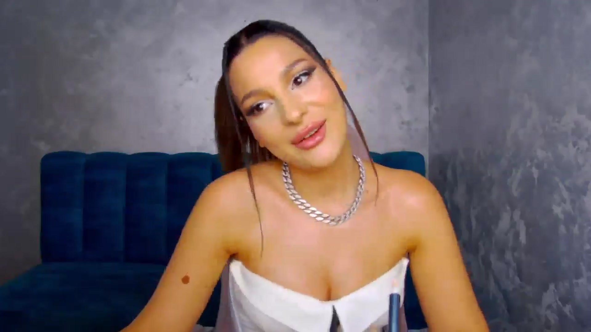 Gallery image thumbnail from MelisRoom's myfreecams stream on, 08/07/2025, 15:40 image 4 of 20