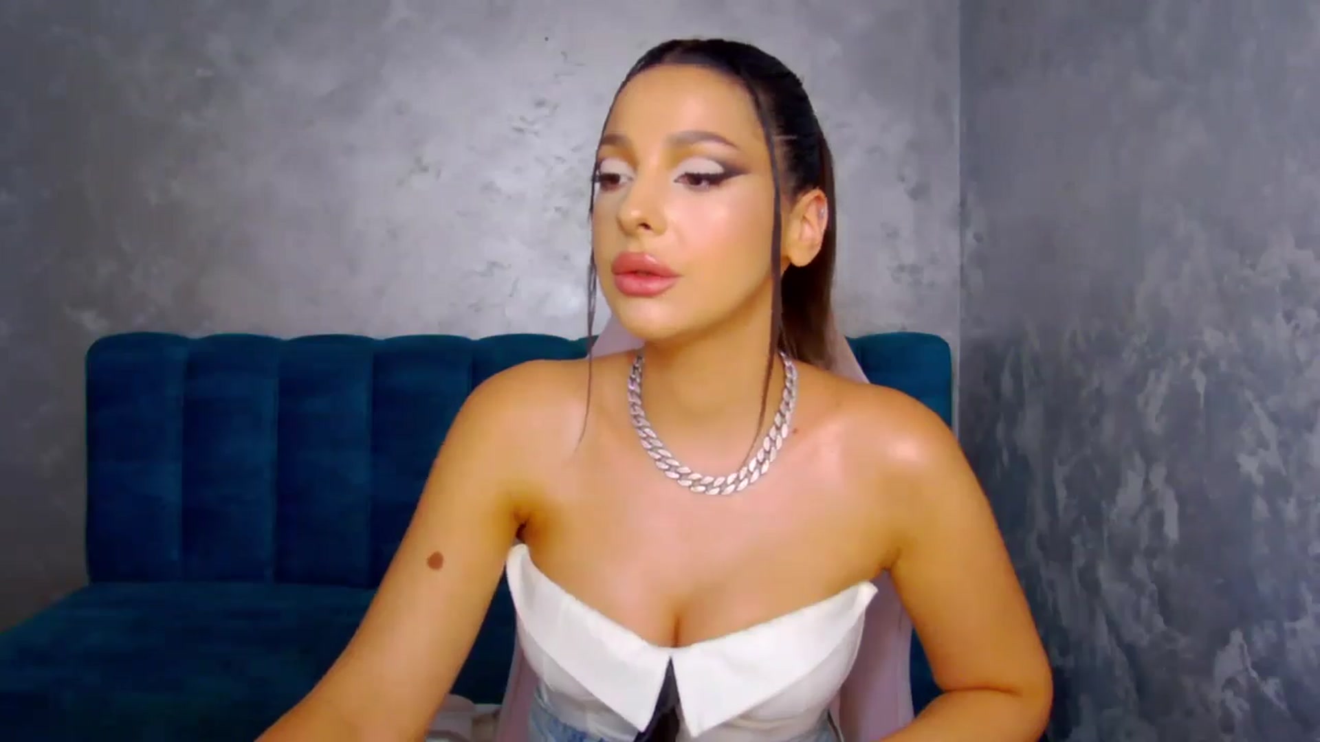 Gallery image thumbnail from MelisRoom's myfreecams stream on, 08/07/2025, 15:40 image 7 of 20