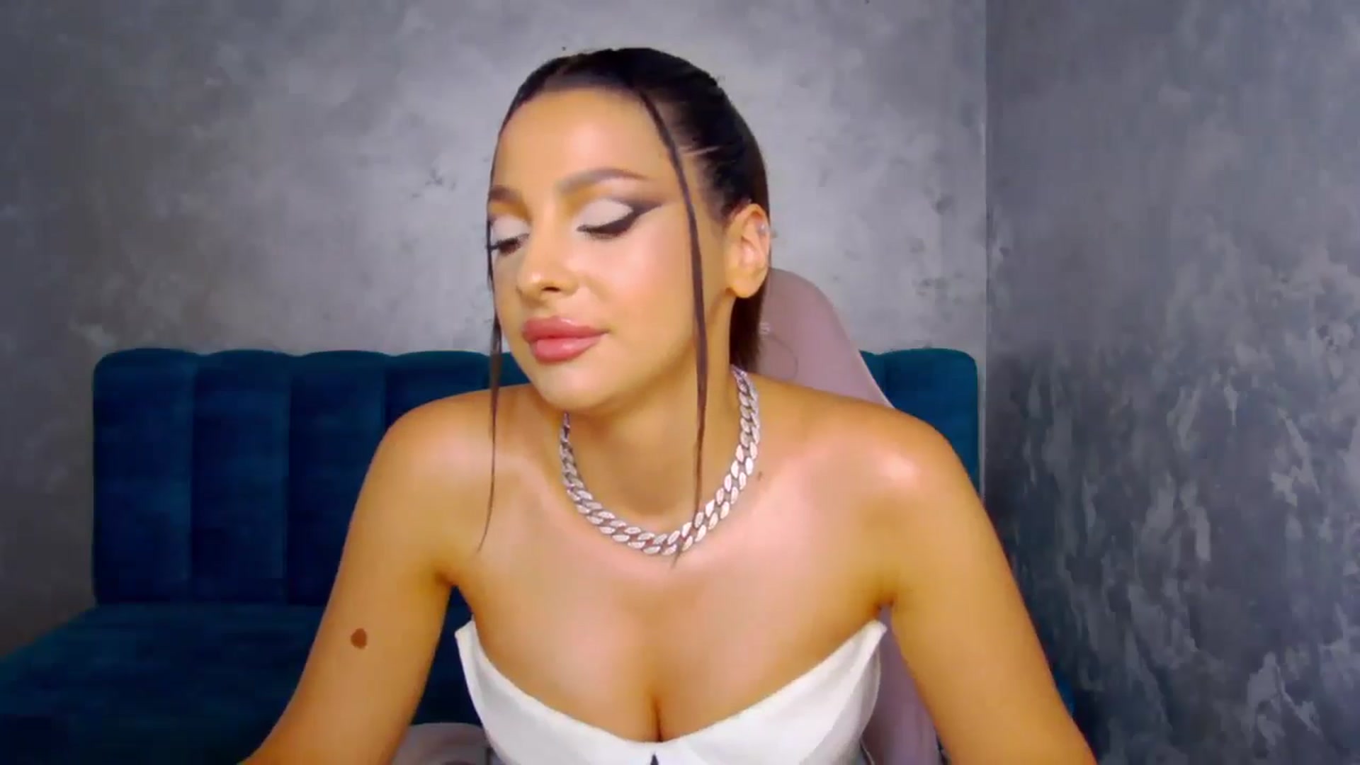 Gallery image thumbnail from MelisRoom's myfreecams stream on, 08/07/2025, 15:40 image 3 of 20