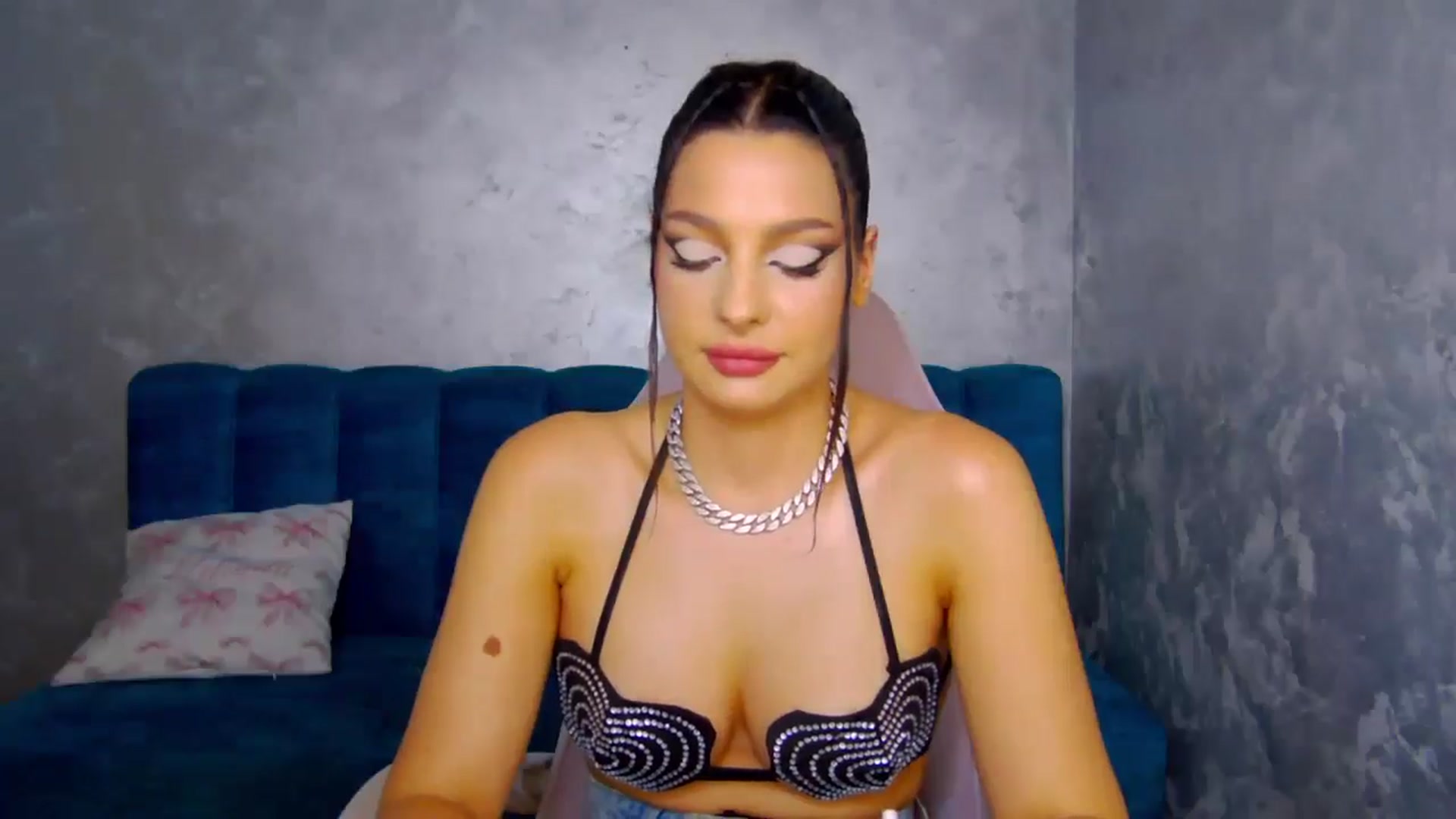Gallery image thumbnail from MelisRoom's myfreecams stream on, 08/07/2025, 19:00 image 5 of 20
