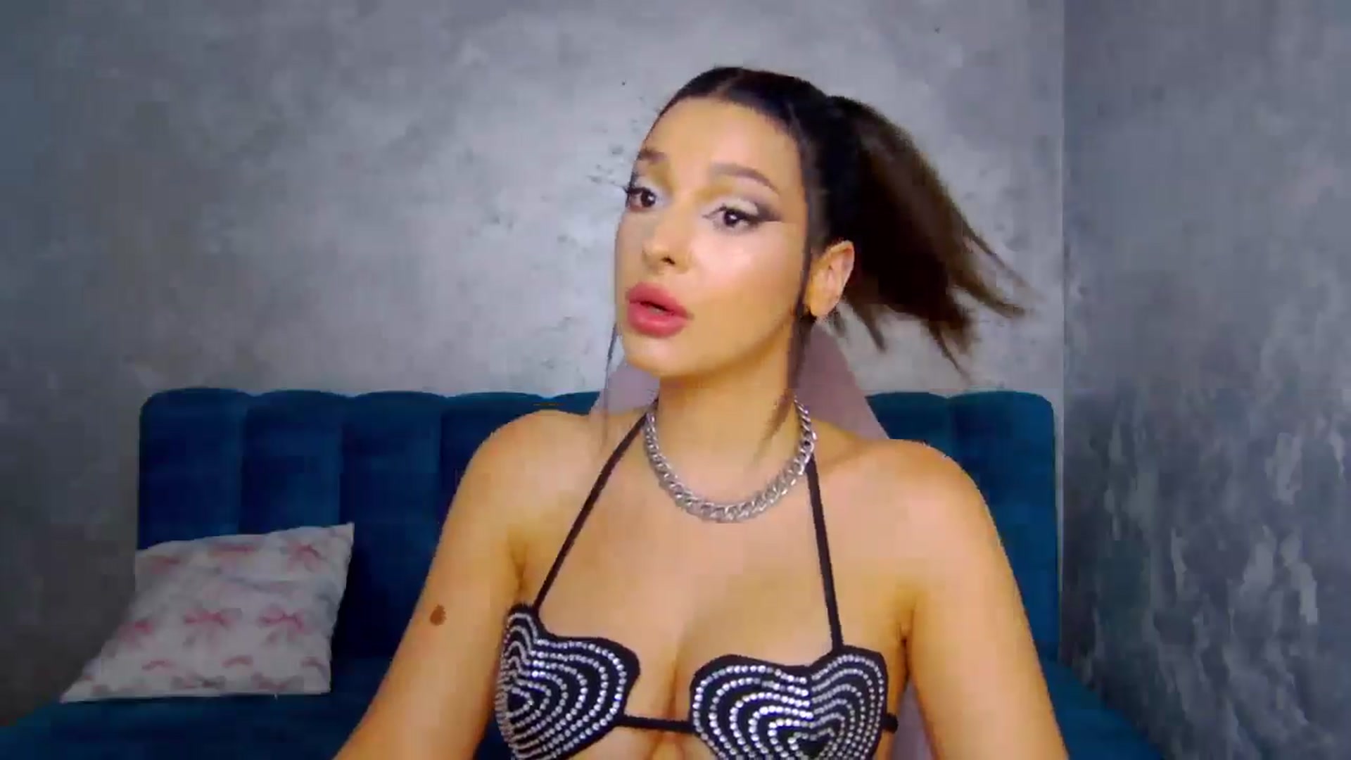 Gallery image thumbnail from MelisRoom's myfreecams stream on, 08/07/2025, 19:00 image 15 of 20
