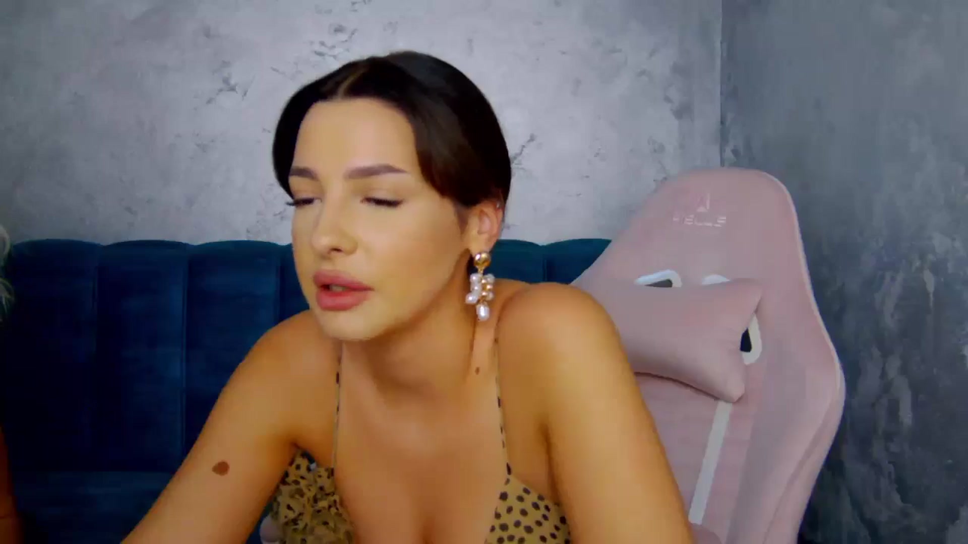 Gallery image thumbnail from MelisRoom's myfreecams stream on, 08/08/2025, 15:07 image 18 of 20