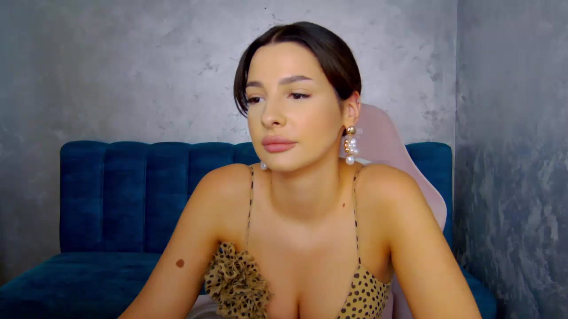 Gallery image thumbnail from MelisRoom's myfreecams stream on, 08/08/2025, 15:07 image 14 of 20