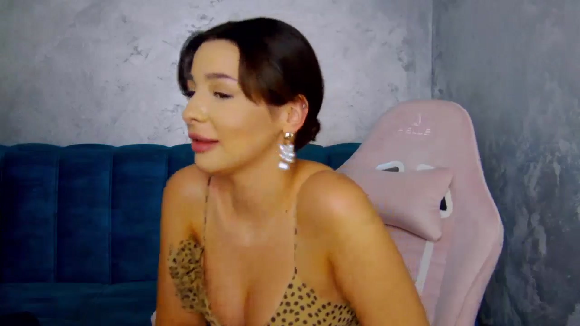 Gallery image thumbnail from MelisRoom's myfreecams stream on, 08/08/2025, 15:07 image 17 of 20