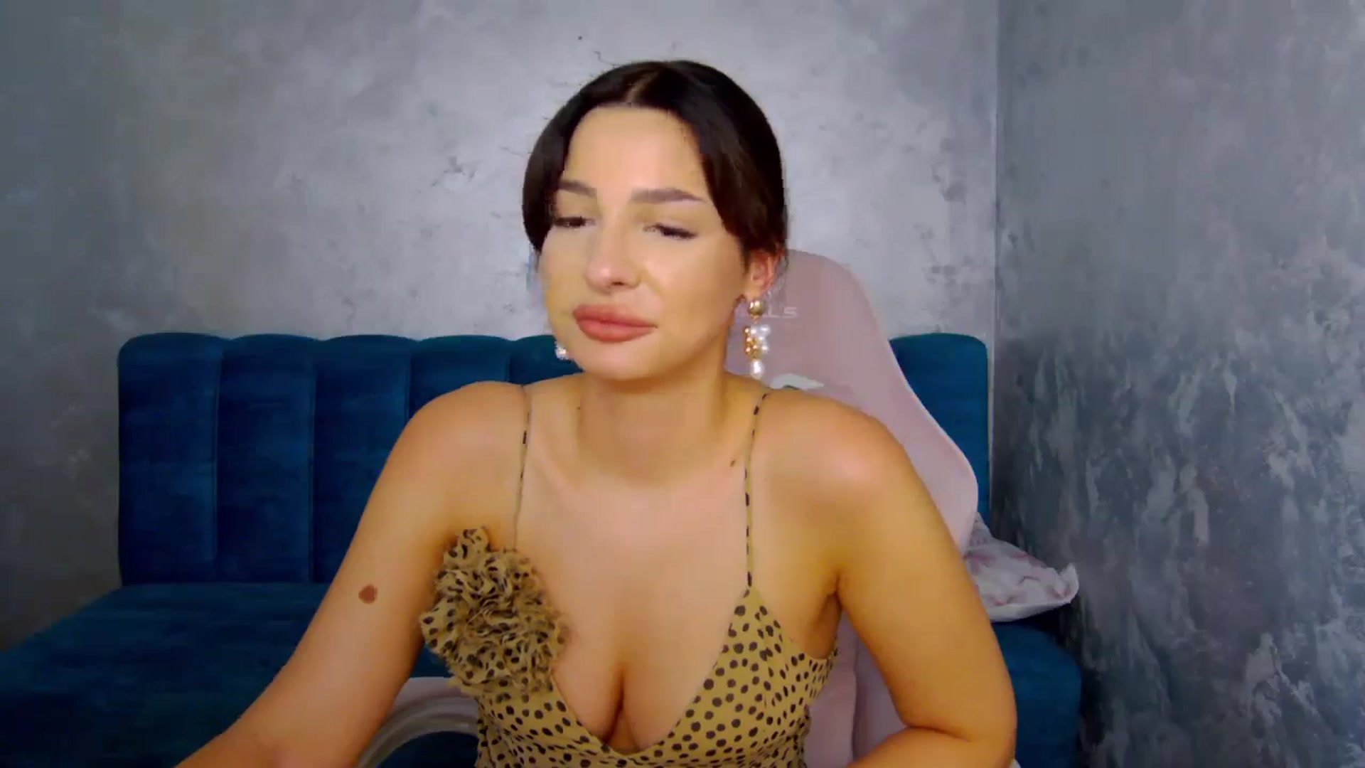 Gallery image thumbnail from MelisRoom's myfreecams stream on, 08/08/2025, 19:11 image 13 of 20