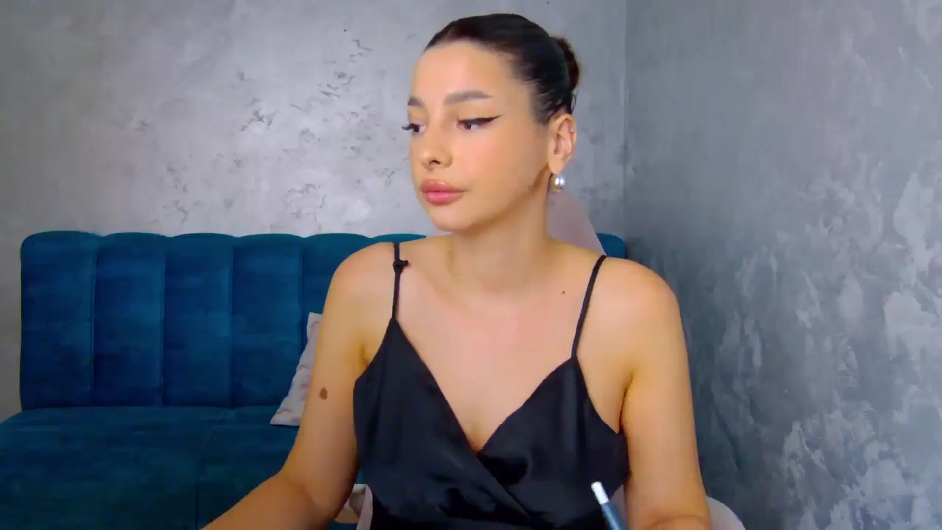 Gallery image thumbnail from MelisRoom's myfreecams stream on, 08/10/2025, 15:47 image 16 of 20