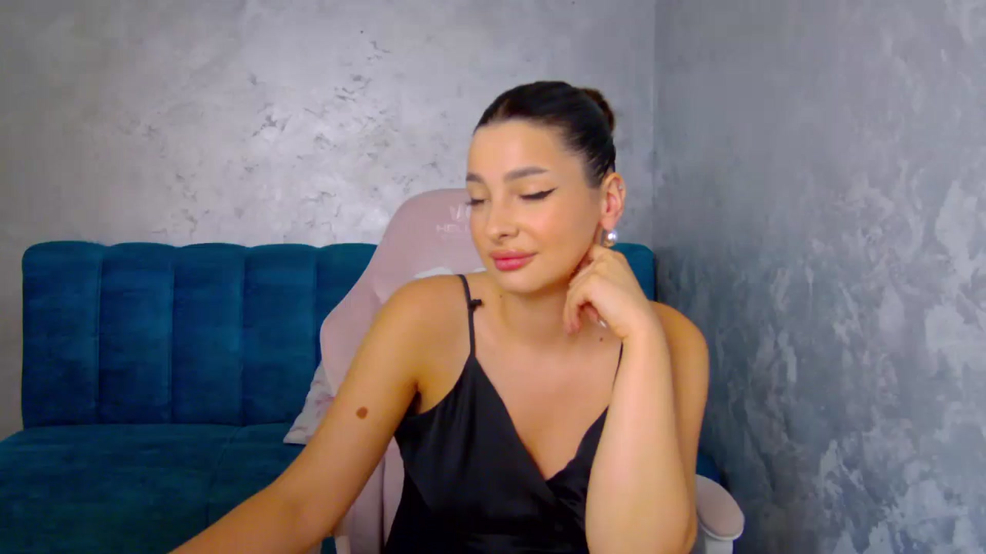 Gallery image thumbnail from MelisRoom's myfreecams stream on, 08/10/2025, 15:47 image 20 of 20