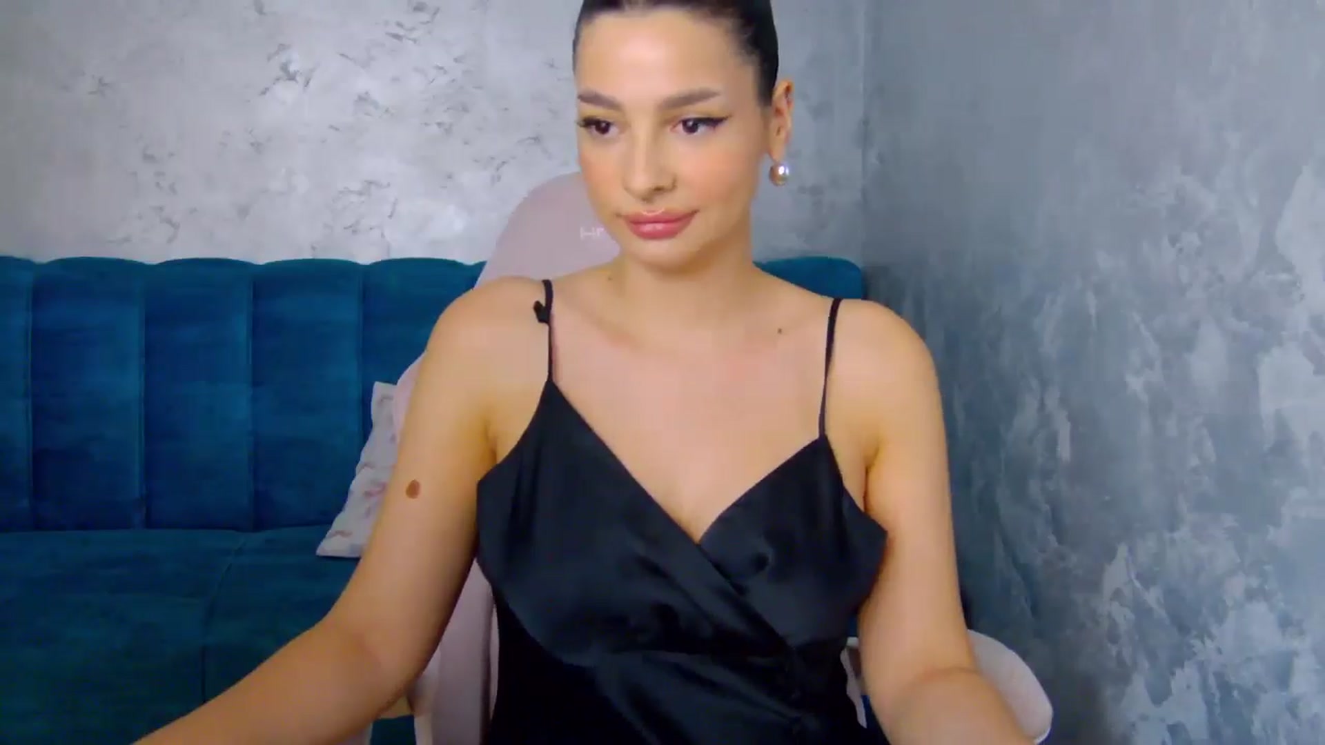 Gallery image thumbnail from MelisRoom's myfreecams stream on, 08/10/2025, 15:47 image 13 of 20