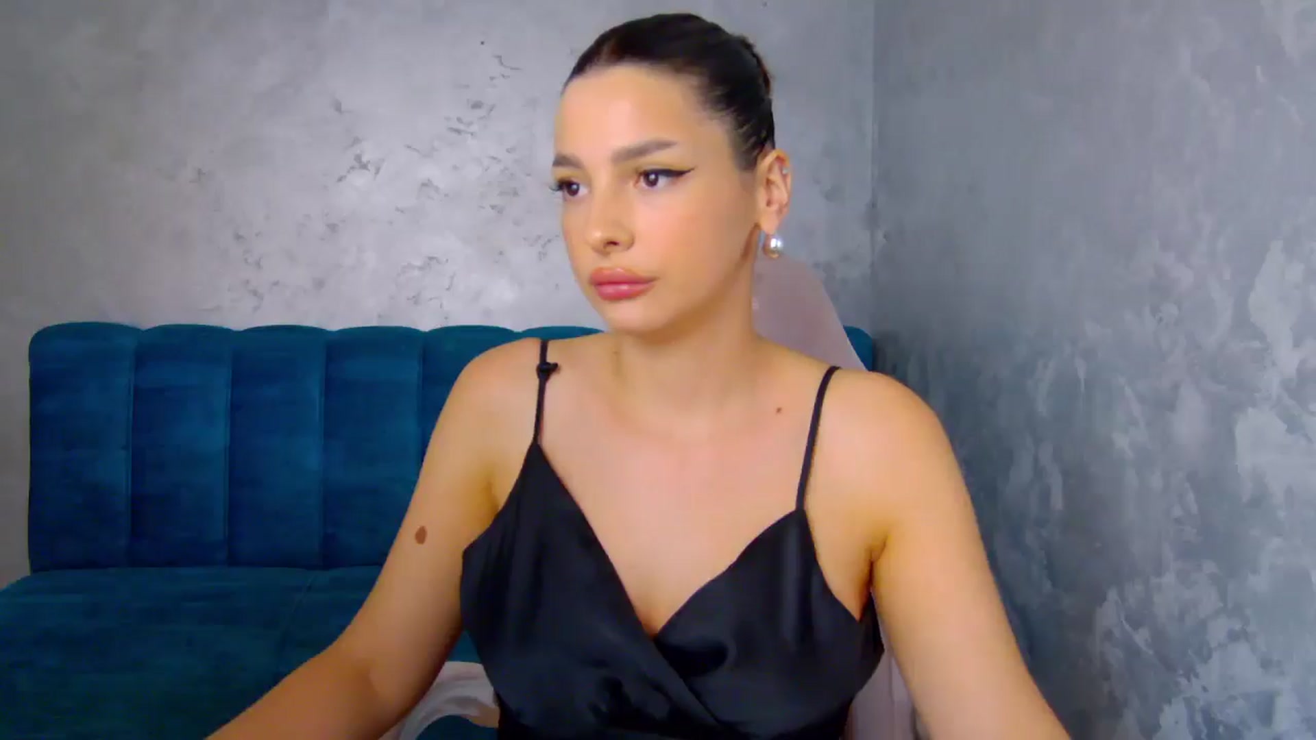 Gallery image thumbnail from MelisRoom's myfreecams stream on, 08/10/2025, 15:47 image 15 of 20