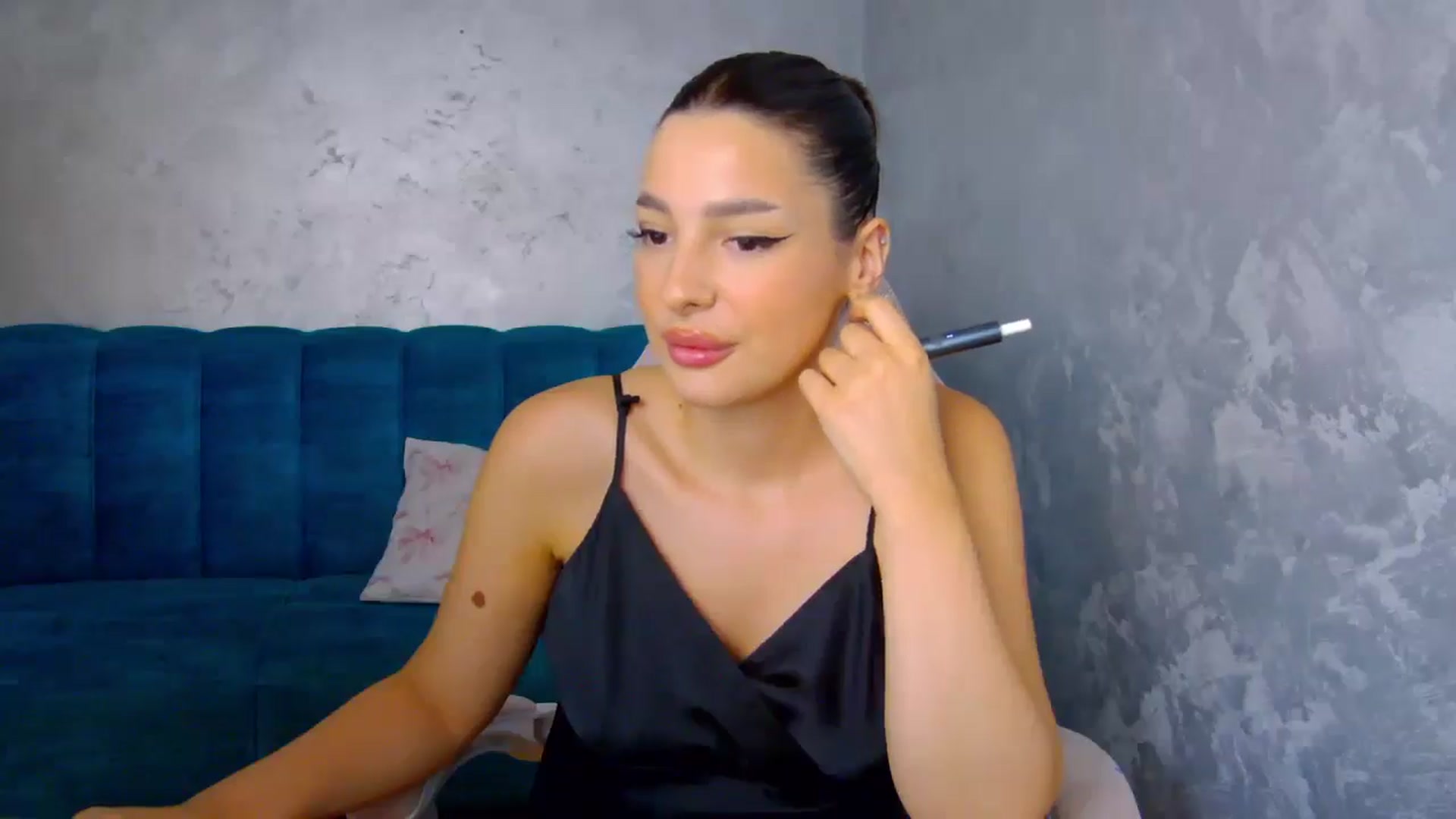 Gallery image thumbnail from MelisRoom's myfreecams stream on, 08/10/2025, 15:47 image 10 of 20