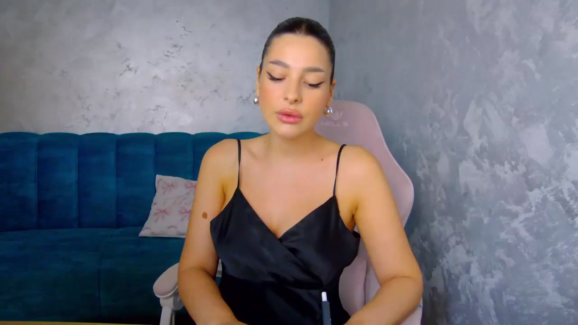 Gallery image thumbnail from MelisRoom's myfreecams stream on, 08/10/2025, 15:47 image 6 of 20
