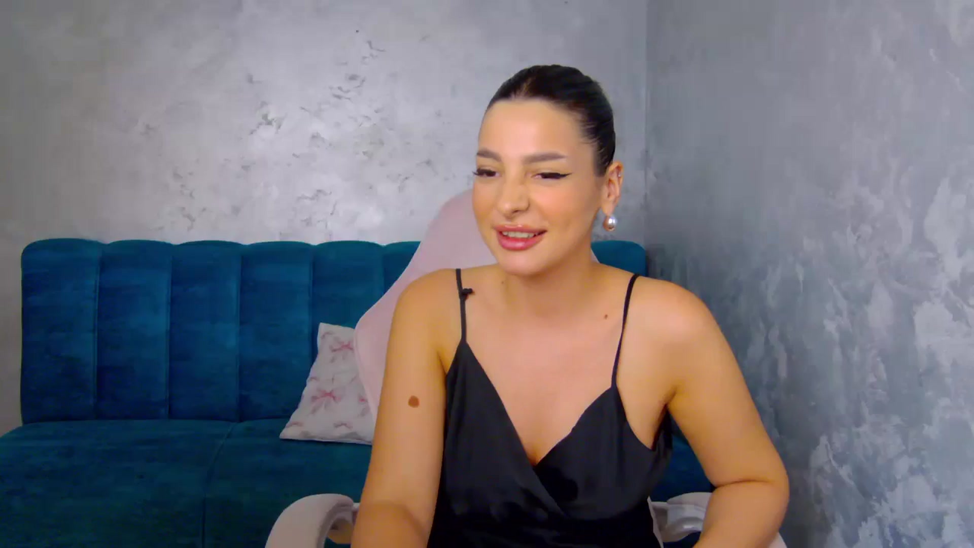 Gallery image thumbnail from MelisRoom's myfreecams stream on, 08/10/2025, 15:47 image 17 of 20