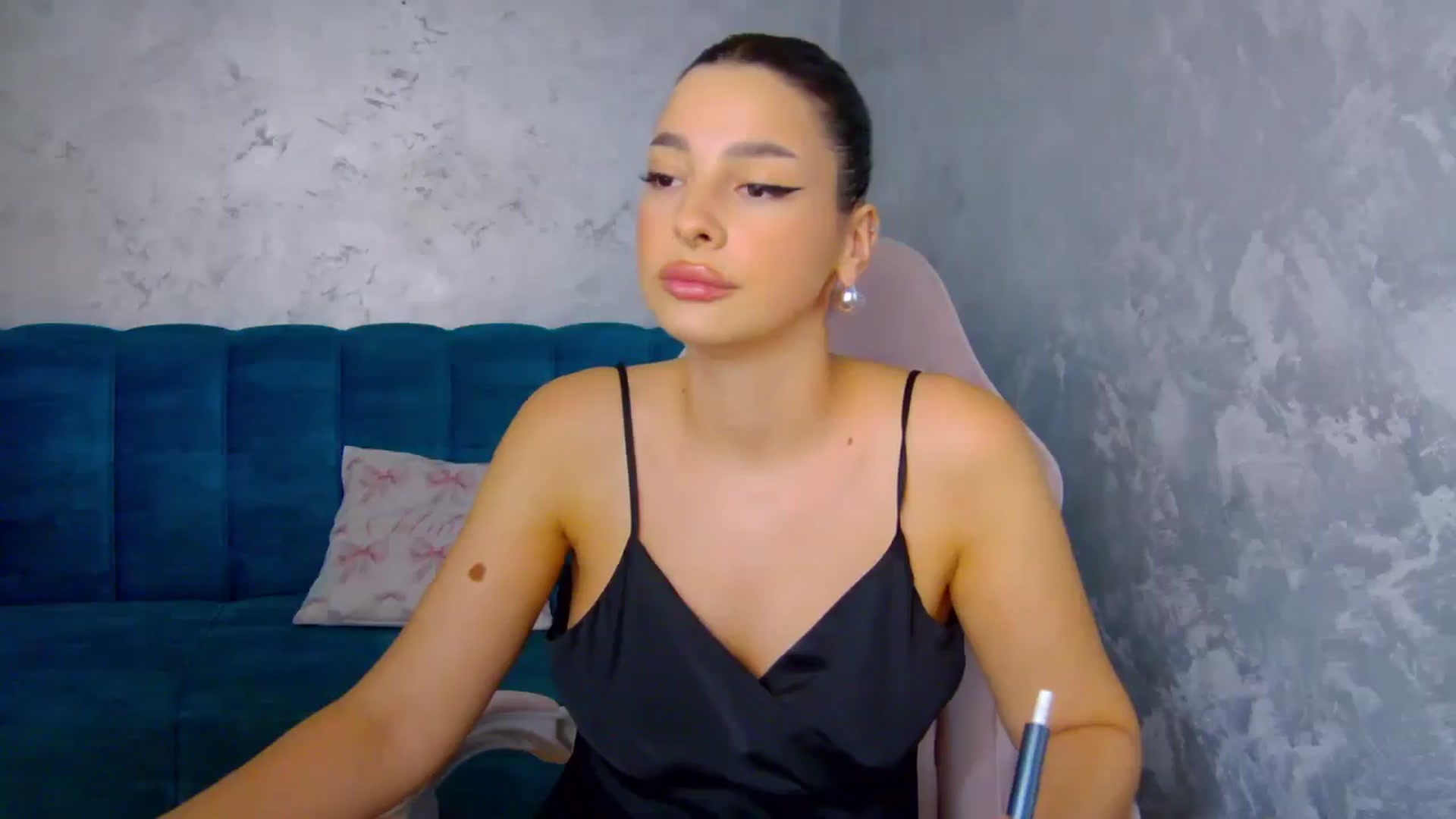 Gallery image thumbnail from MelisRoom's myfreecams stream on, 08/10/2025, 15:47 image 4 of 20
