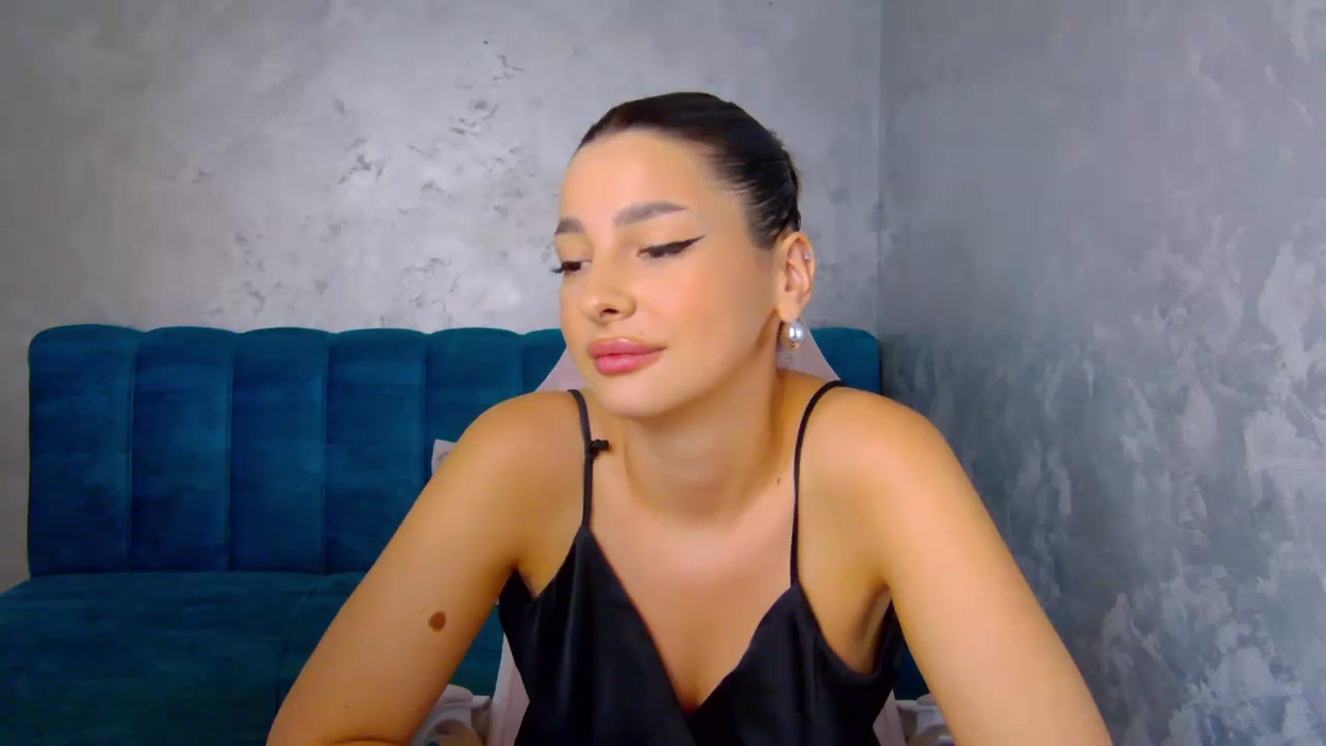 Gallery image thumbnail from MelisRoom's myfreecams stream on, 08/10/2025, 15:47 image 18 of 20
