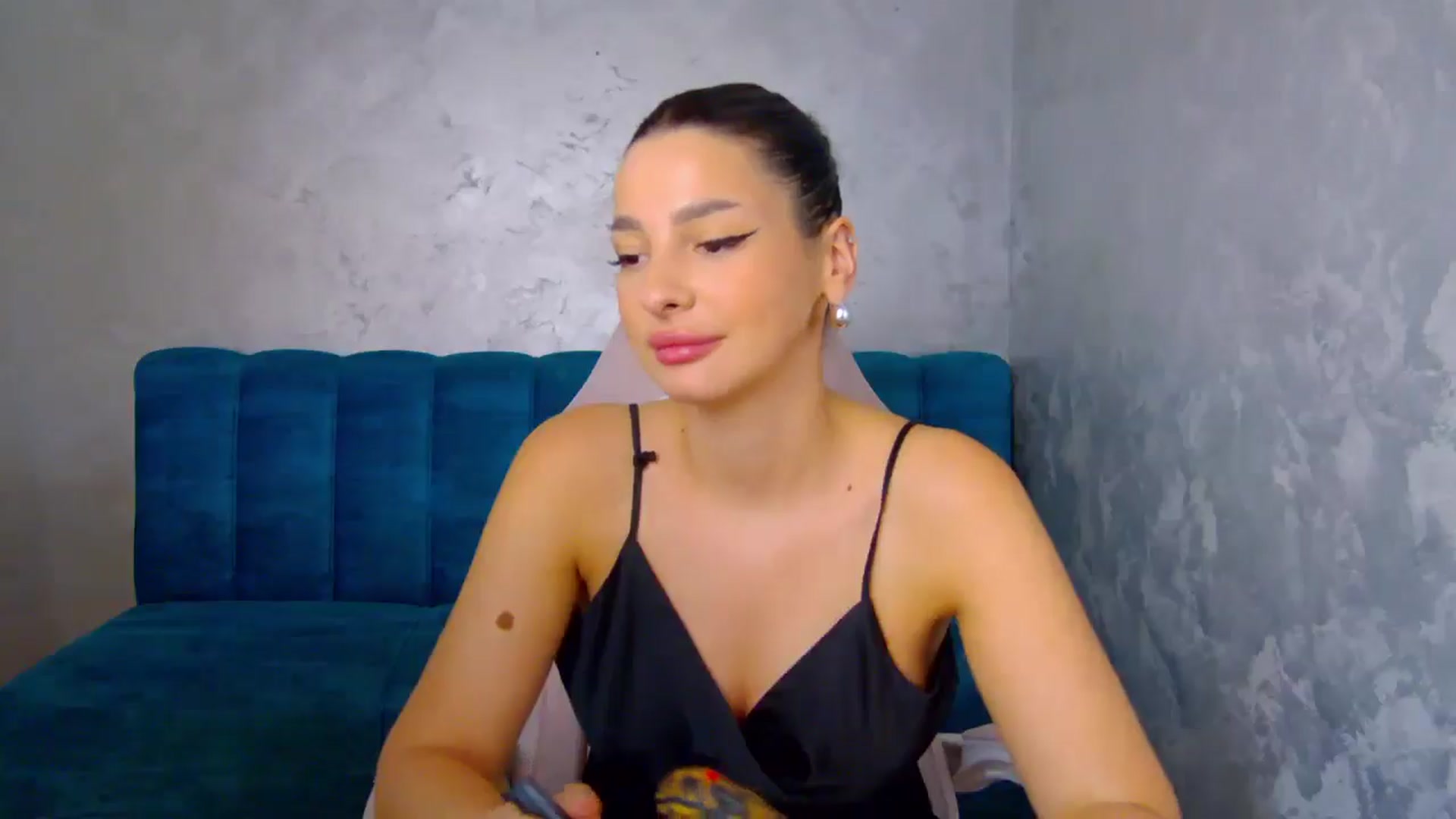 Gallery image thumbnail from MelisRoom's myfreecams stream on, 08/10/2025, 18:17 image 14 of 20