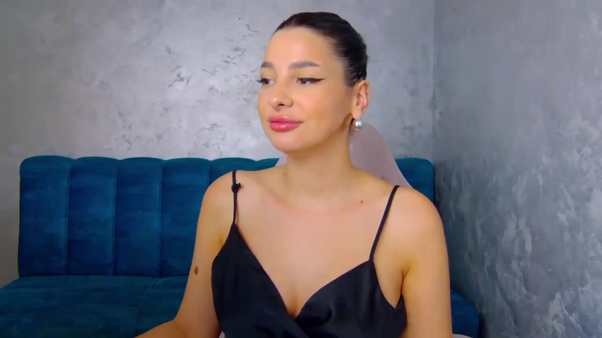 Gallery image thumbnail from MelisRoom's myfreecams stream on, 08/10/2025, 18:17 image 11 of 20