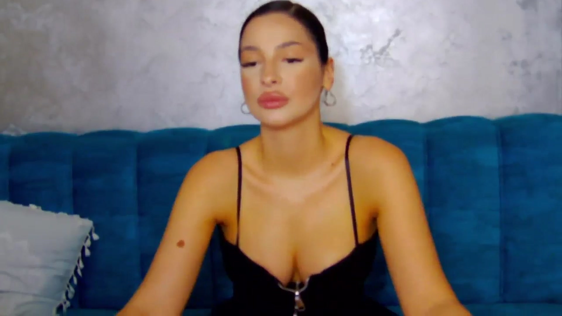 Gallery image thumbnail from MelisRoom's myfreecams stream on, 08/14/2025, 15:05 image 19 of 20