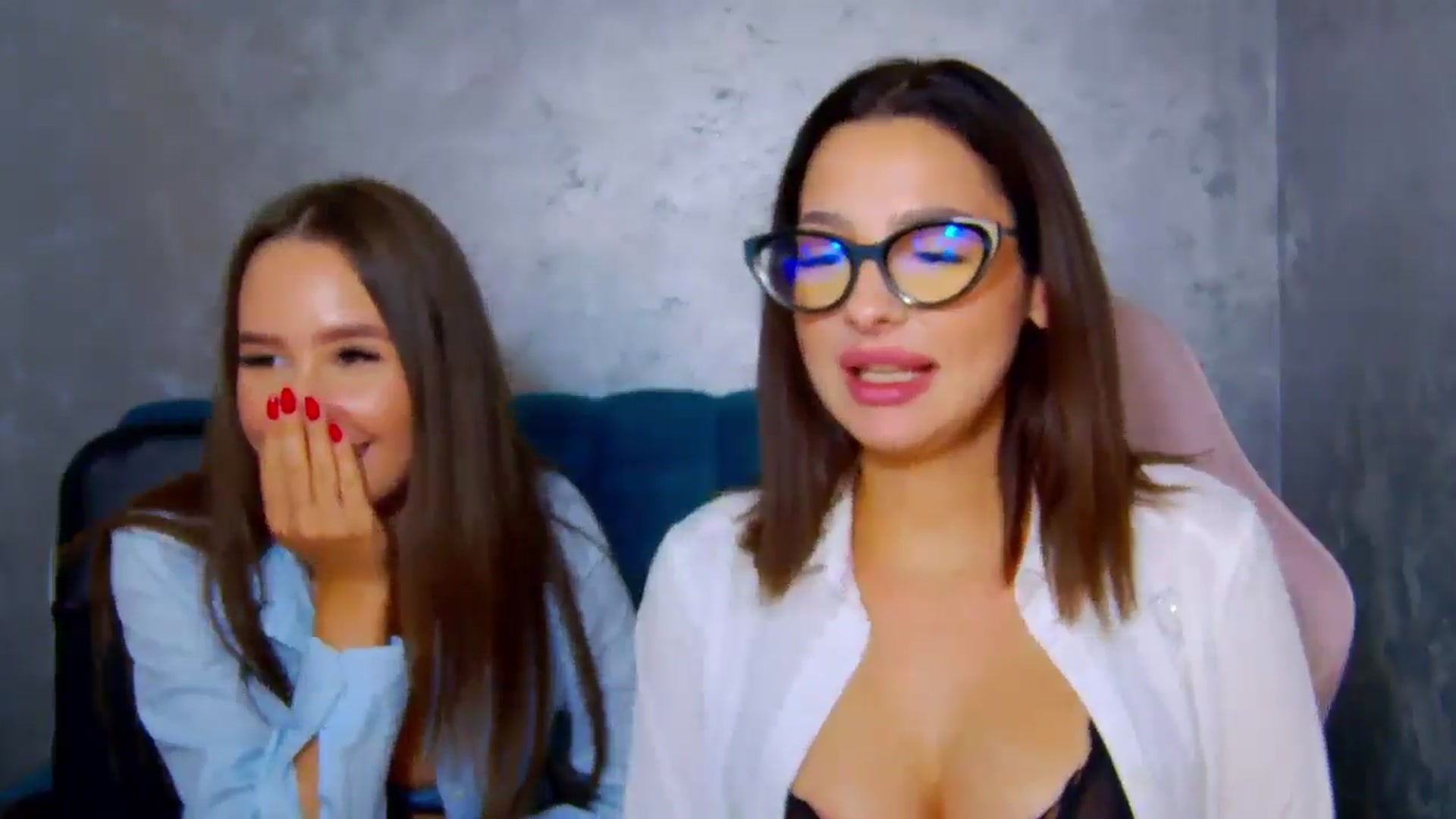 Gallery image thumbnail from MelisRoom's myfreecams stream on, 08/15/2025, 19:21 image 11 of 20