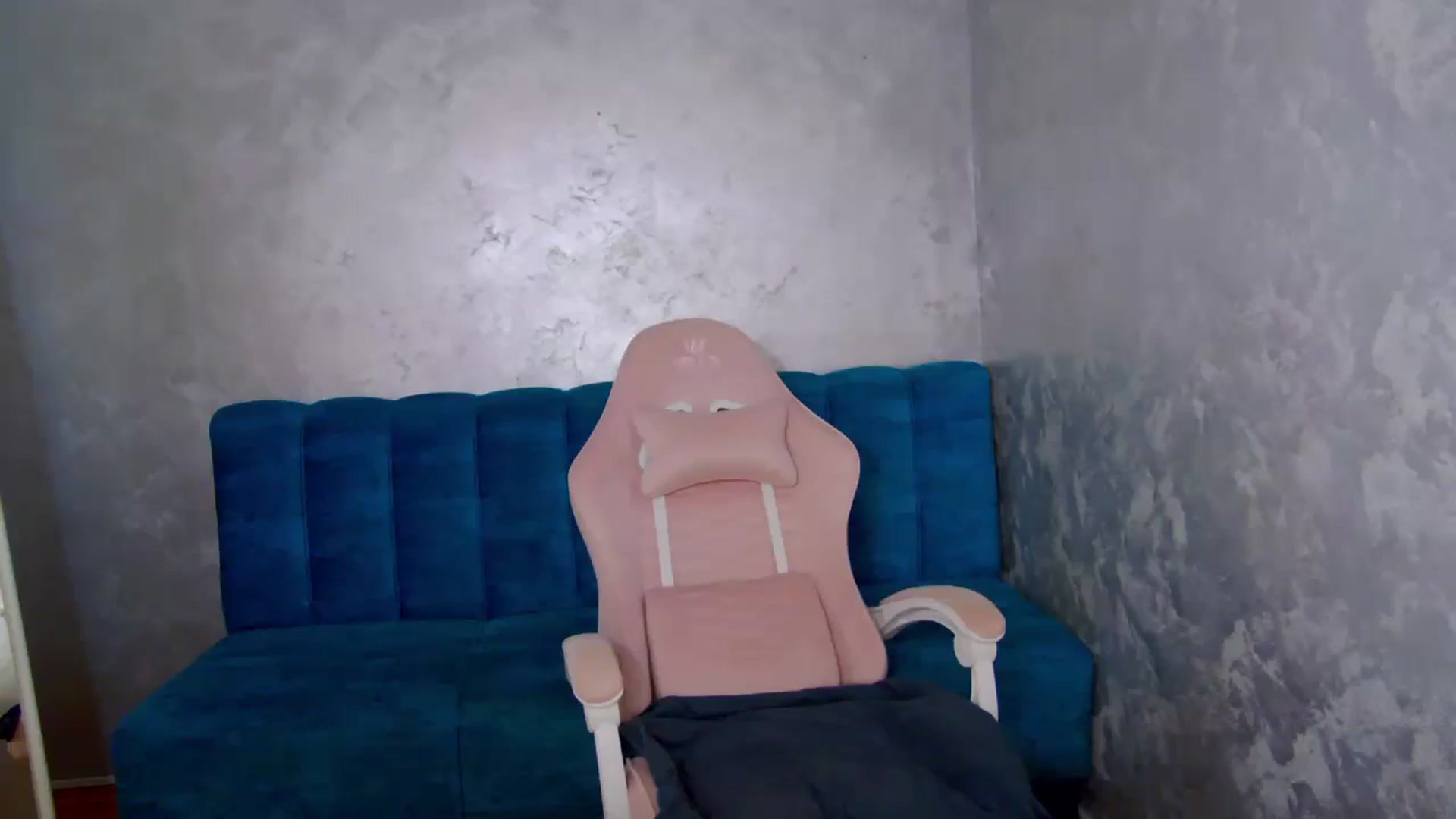 Gallery image thumbnail from MelisRoom's myfreecams stream on, 08/20/2025, 17:54 image 18 of 20